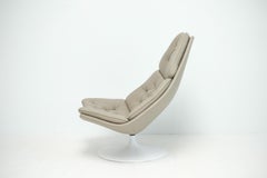 Geoffrey Harcourt for Artifort F588 Swivel Lounge Chair