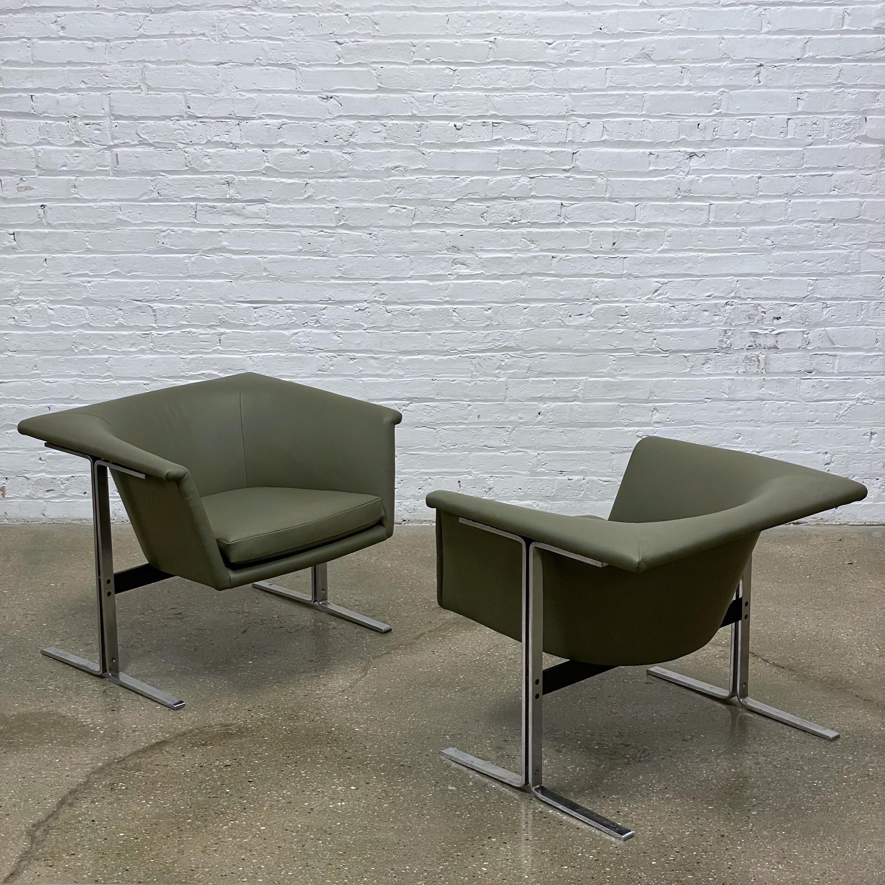 Space Age Geoffrey Harcourt for Artifort Model 042 Lounge Chairs in Leather For Sale