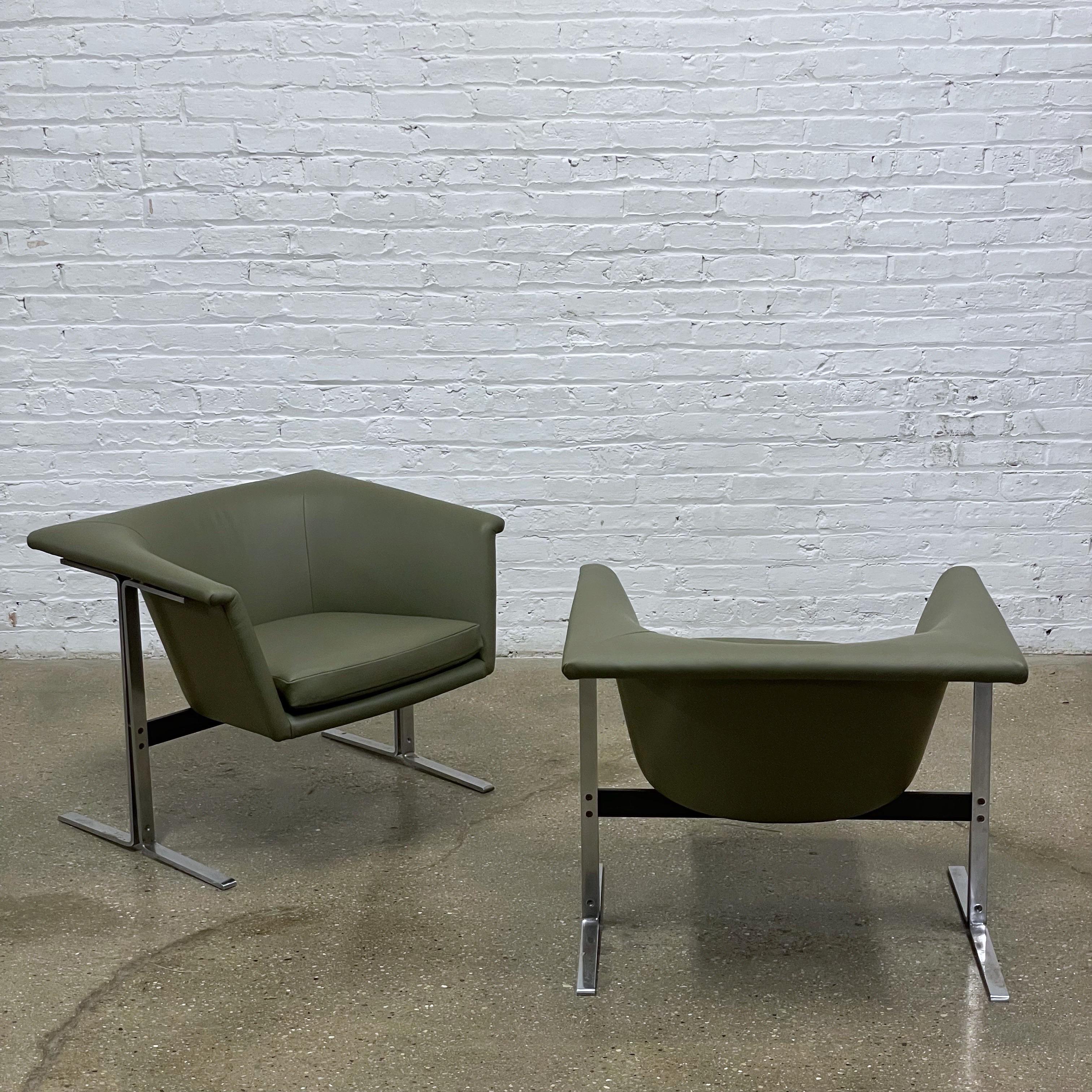 Dutch Geoffrey Harcourt for Artifort Model 042 Lounge Chairs in Leather For Sale
