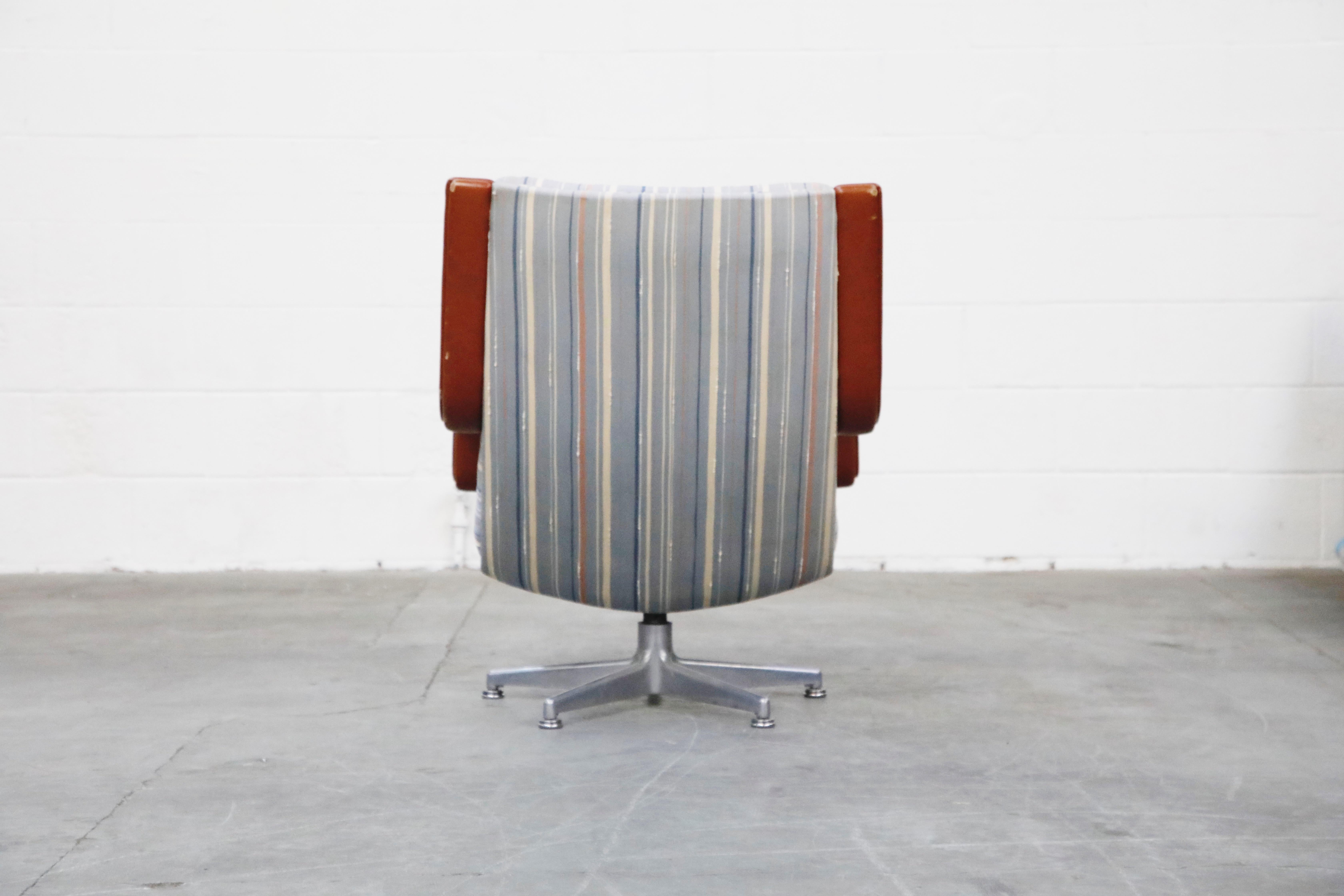 Late 20th Century Geoffrey Harcourt for Artifort Model #F-140 Swivel Lounge Armchair, circa 1970s
