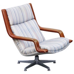 Geoffrey Harcourt for Artifort Model #F-140 Swivel Lounge Armchair, circa 1970s