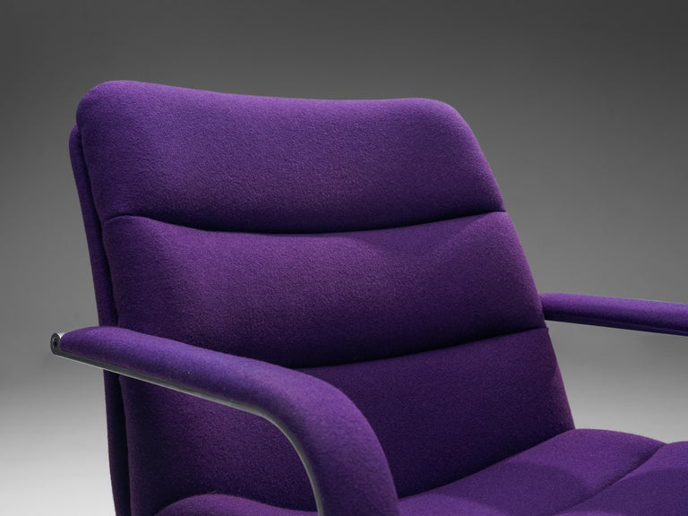 Mid-Century Modern Geoffrey Harcourt for Artifort Pair of Swivel Office Chairs in Purple Upholstery For Sale