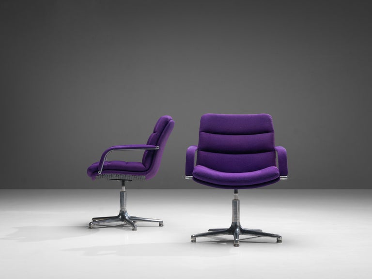 Late 20th Century Geoffrey Harcourt for Artifort Pair of Swivel Office Chairs in Purple Upholstery For Sale