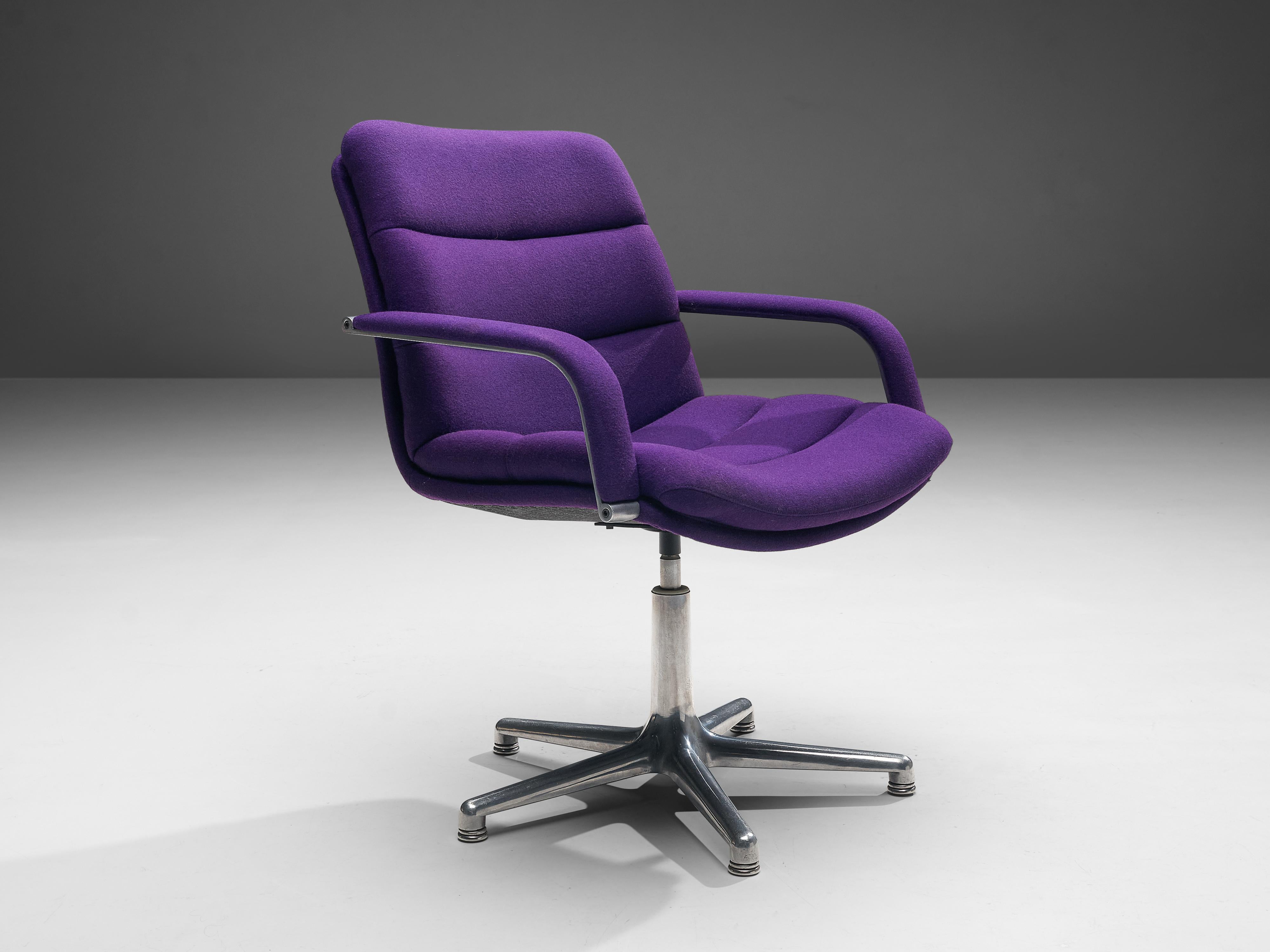 Geoffrey Harcourt for Artifort, office chair, aluminum, upholstery, The Netherlands, 1970s

This office chair was designed by Geoffrey Harcourt manufactured by Artifort in the seventies. The comfortable chair hasan aluminum five-toe base.