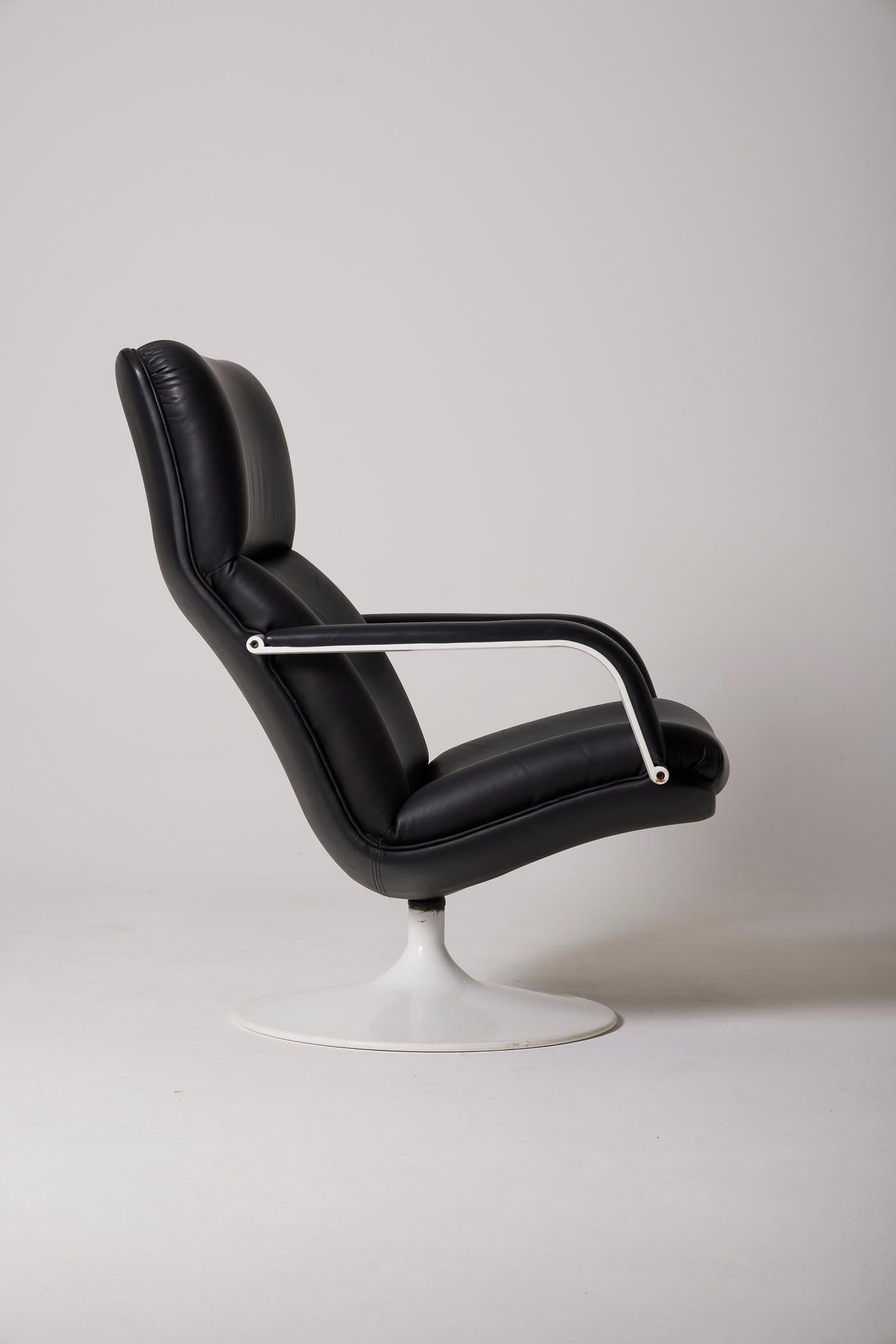Geoffrey Harcourt leather armchair For Sale 2