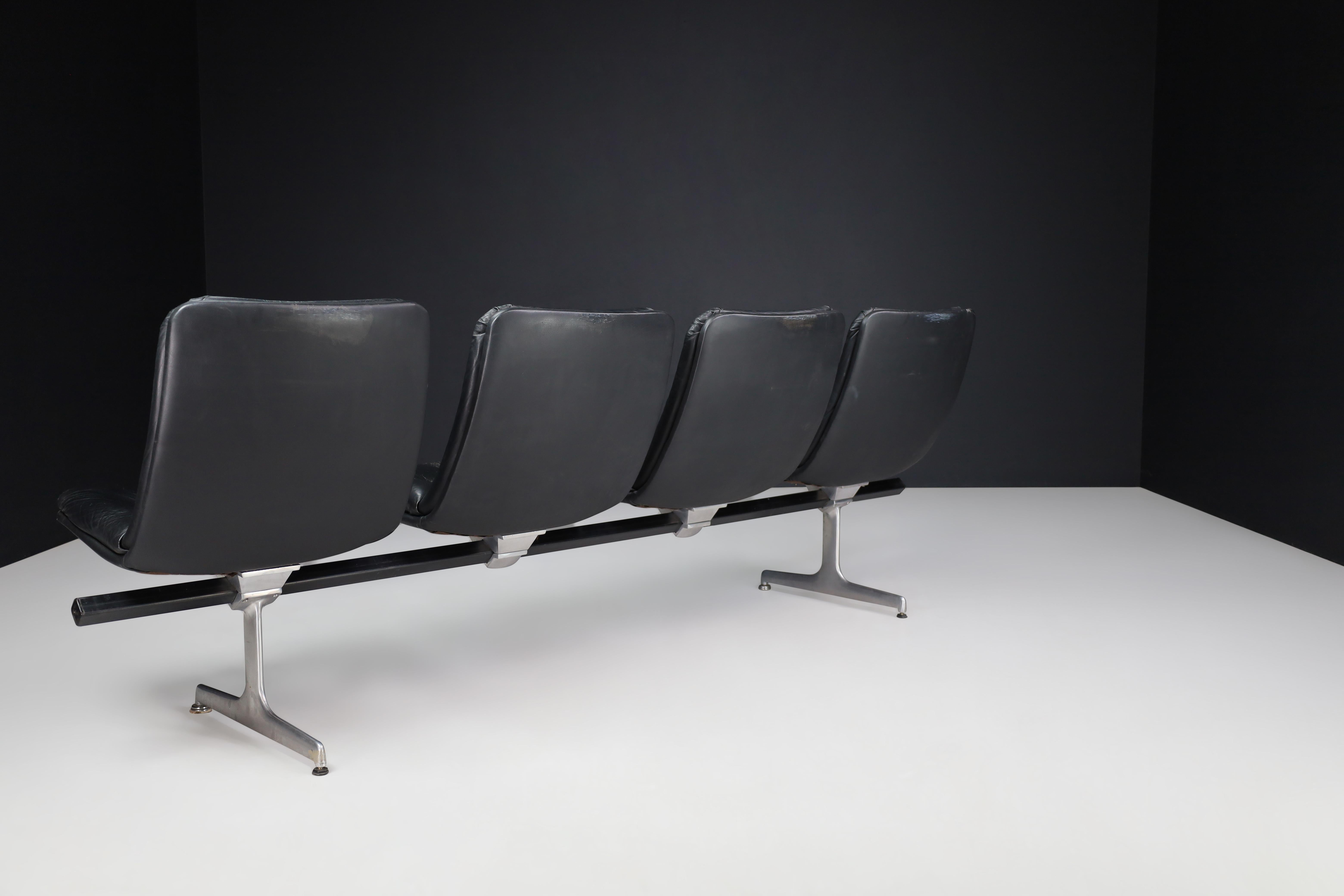 Banc à quatre places en cuir Geoffrey Harcourt pour Artifort, Pays-Bas, années 1960 Bon état - En vente à Almelo, NL