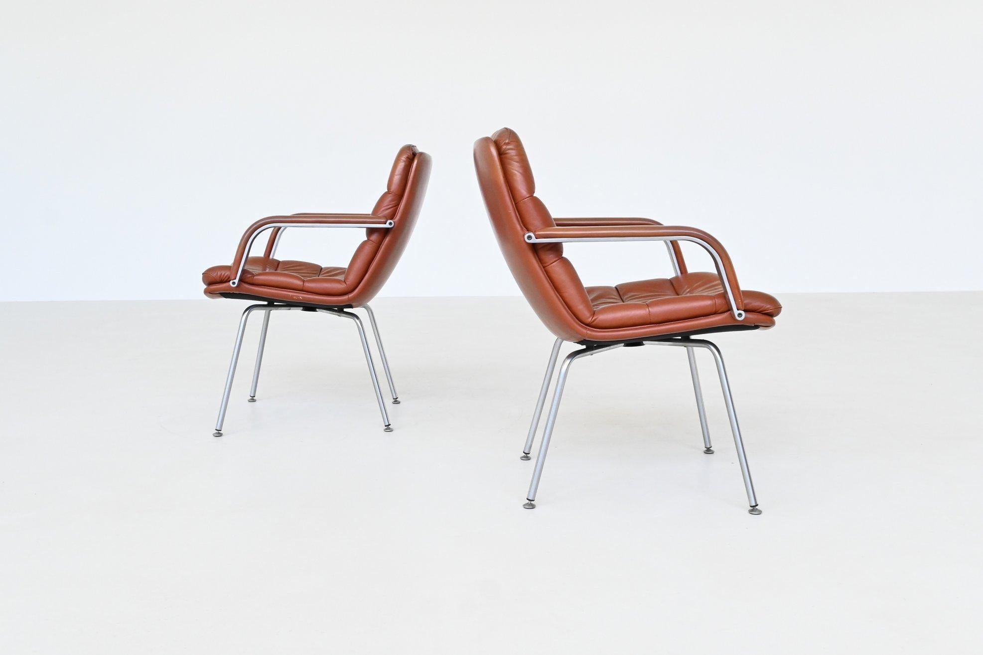 Mid-Century moderno Geoffrey Harcourt coppia di poltrone in pelle Artifort Paesi Bassi 1960 in vendita