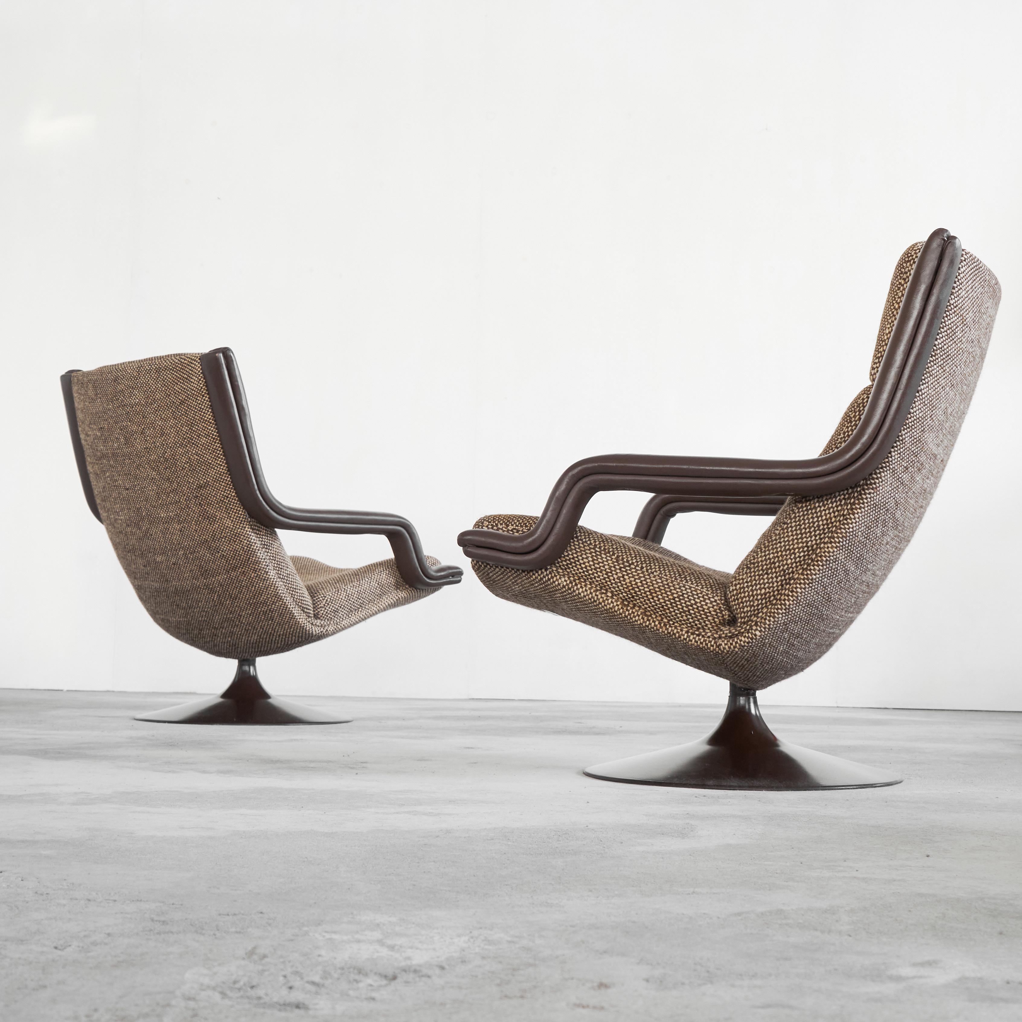 Geoffrey Harcourt Pair of F152 Lounge Chairs with Ottoman for Artifort 1975 For Sale 7