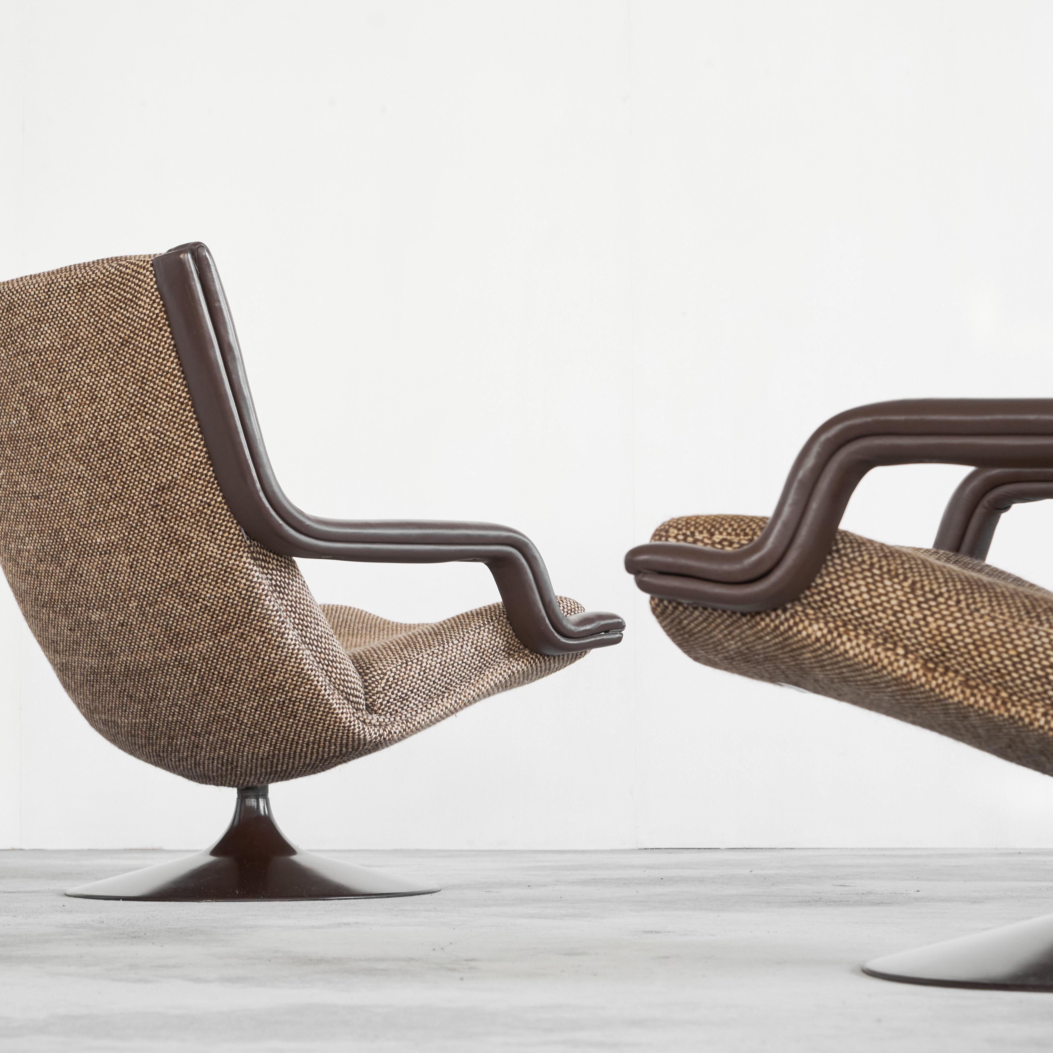 Geoffrey Harcourt Pair of F152 Lounge Chairs with Ottoman for Artifort 1975 For Sale 11