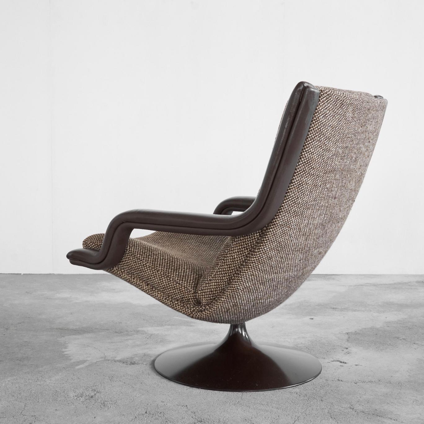 Geoffrey Harcourt, Paar F152 Loungesessel mit Ottomane für Artifort, 1975, Paar im Zustand „Gut“ im Angebot in Meer, VAN