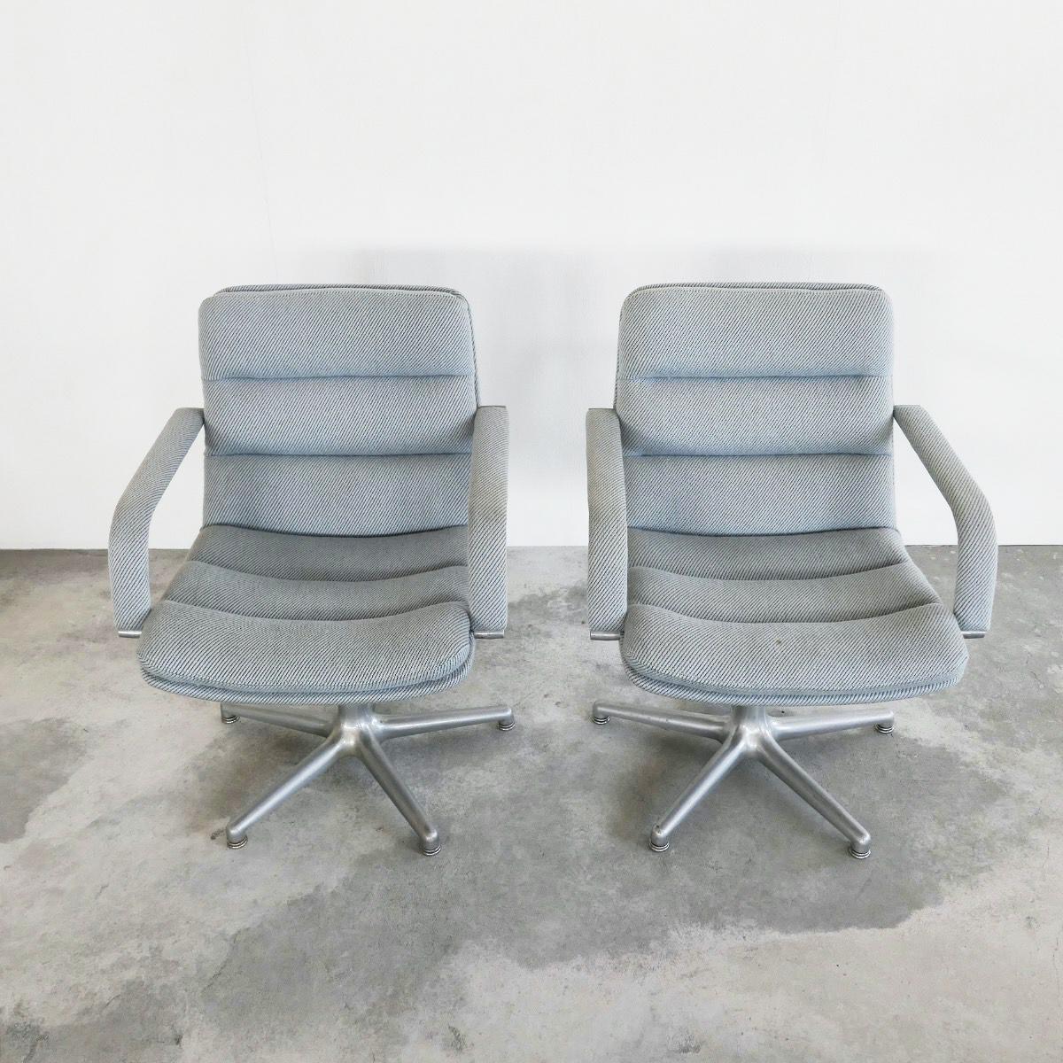 Mid-Century Modern Geoffrey Harcourt Pair of Swivel Armchairs in Wool for Artifort 1970s For Sale