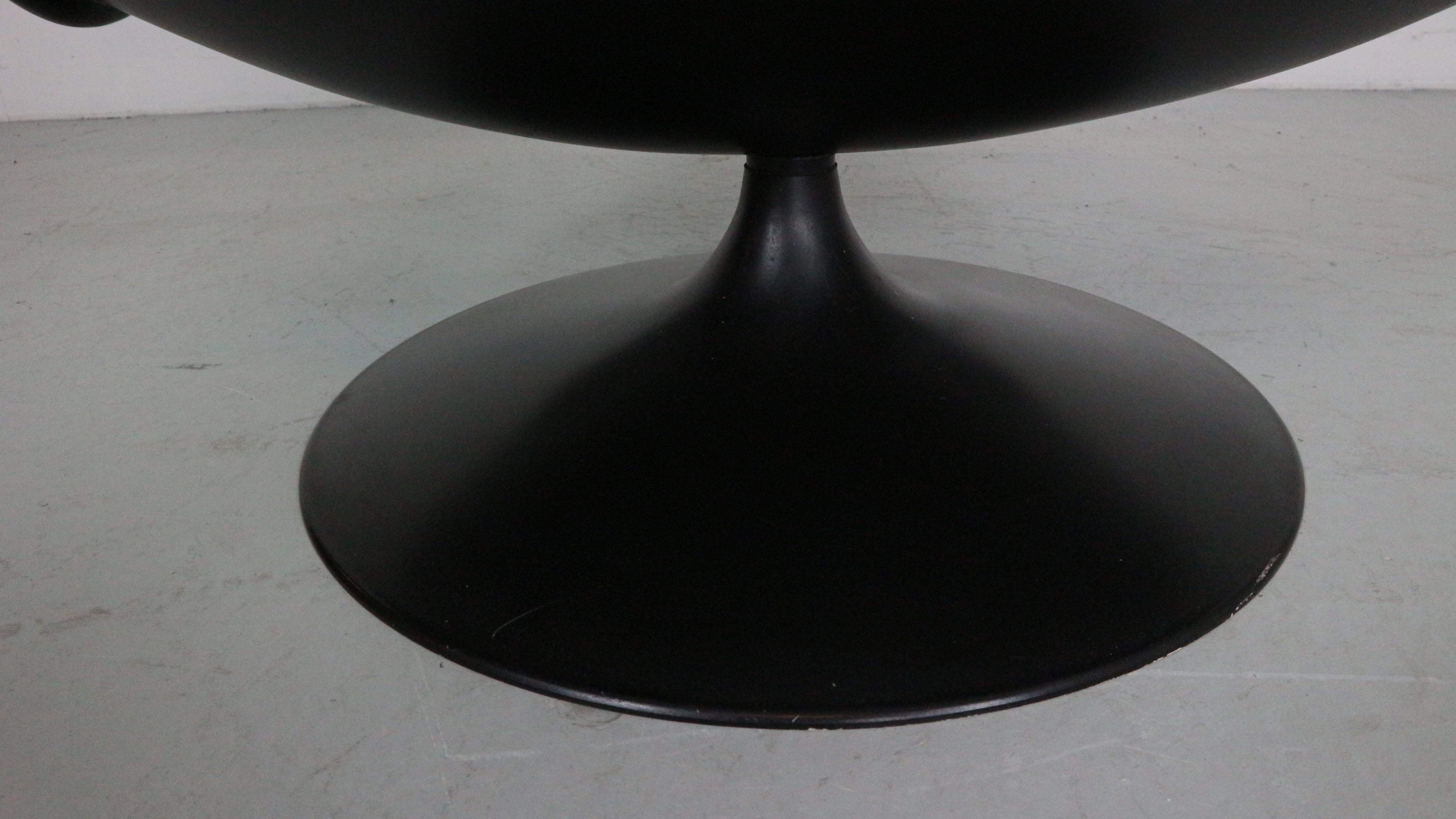Geoffrey Harcourt Swivel Black Leather Lounge Chair- 