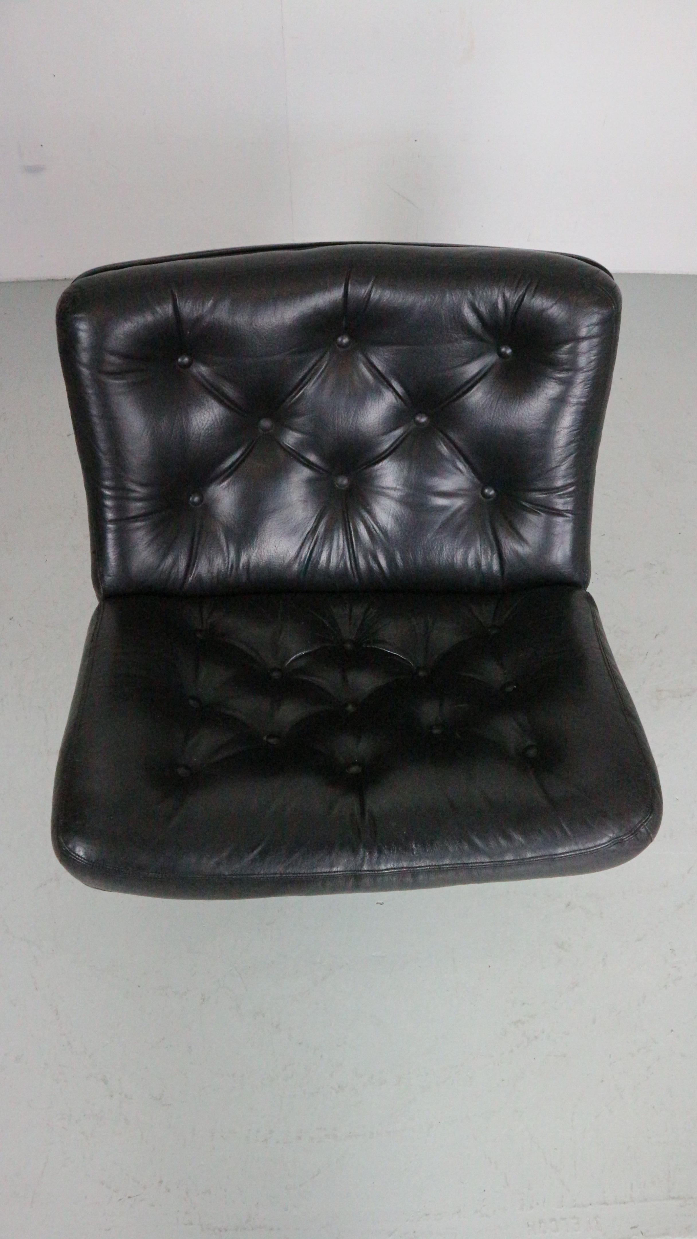 Mid-20th Century Geoffrey Harcourt Swivel Black Leather Lounge Chair- 