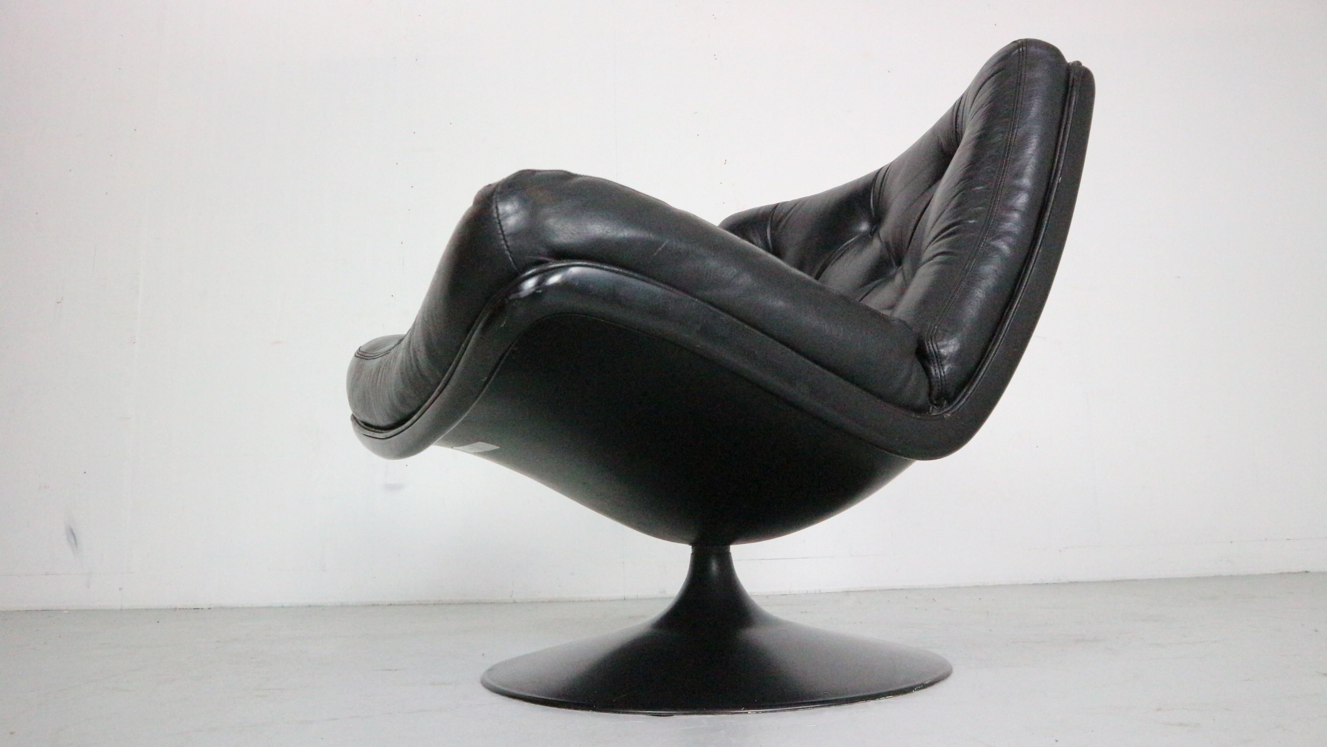 Metal Geoffrey Harcourt Swivel Black Leather Lounge Chair- 