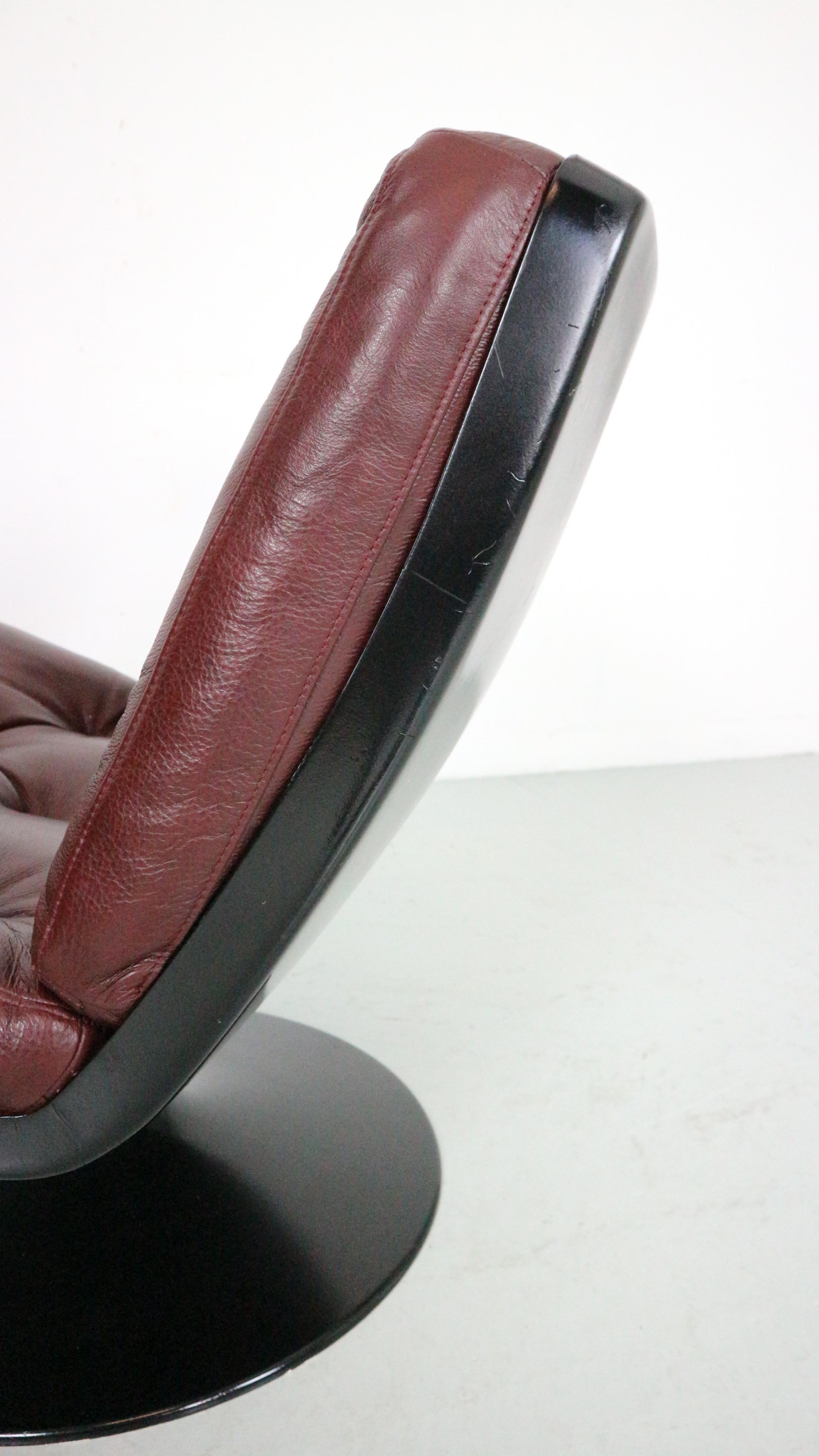 Geoffrey Harcourt Swivel Leather Lounge Chair- 