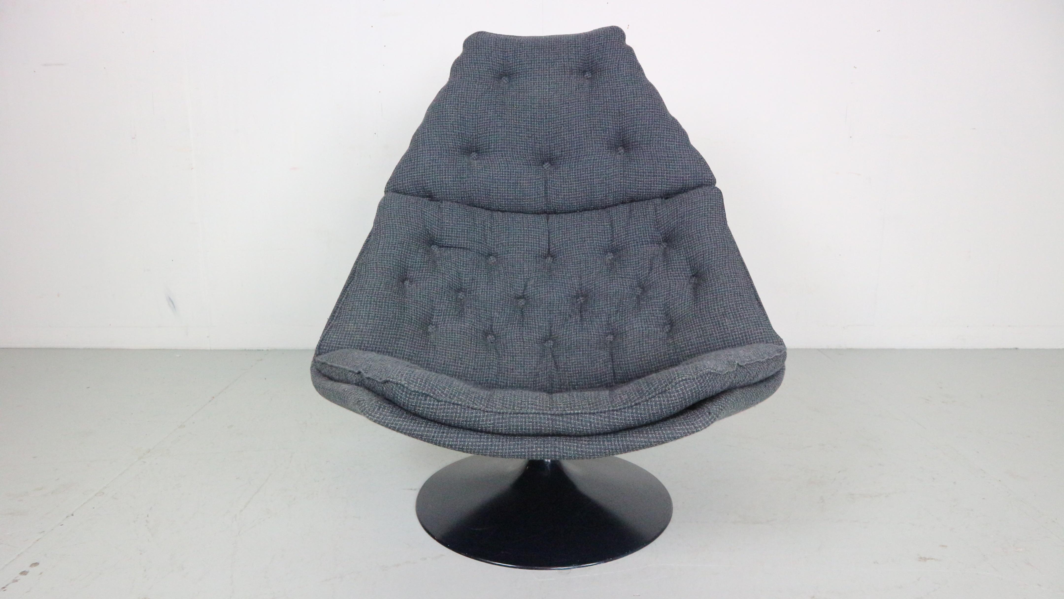 Geoffrey Harcourt Swivel Lounge Chair F511 for Artifort, 1960s, Netherlands In Good Condition In The Hague, NL