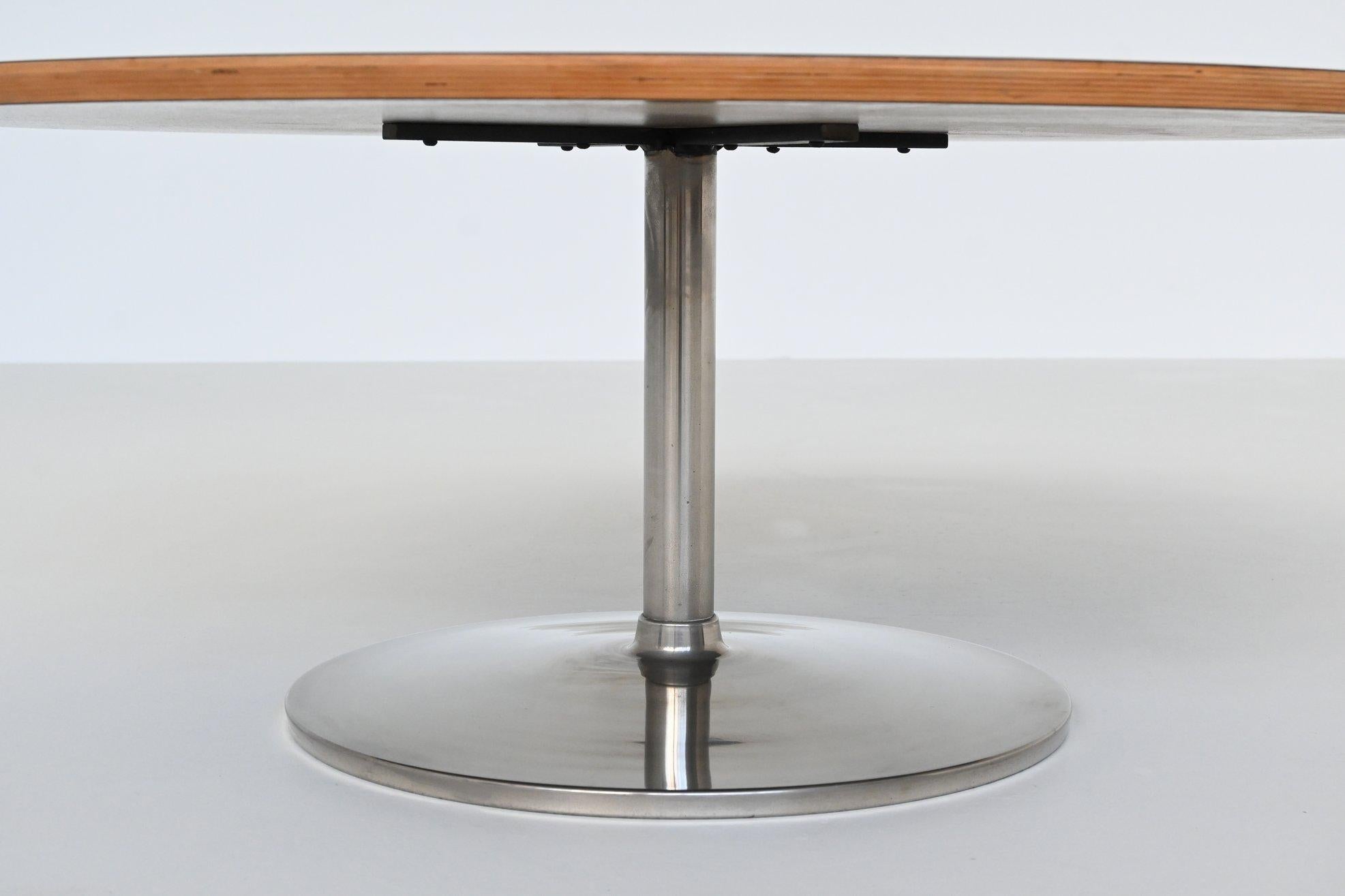 Late 20th Century Geoffrey Harcourt tulip coffee table Artifort The Netherlands 1970