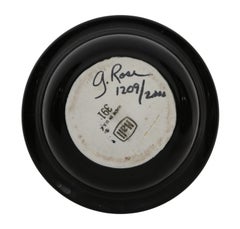 Cracking Egg, scultura pop art in resina e ceramica di Geoffrey Rose