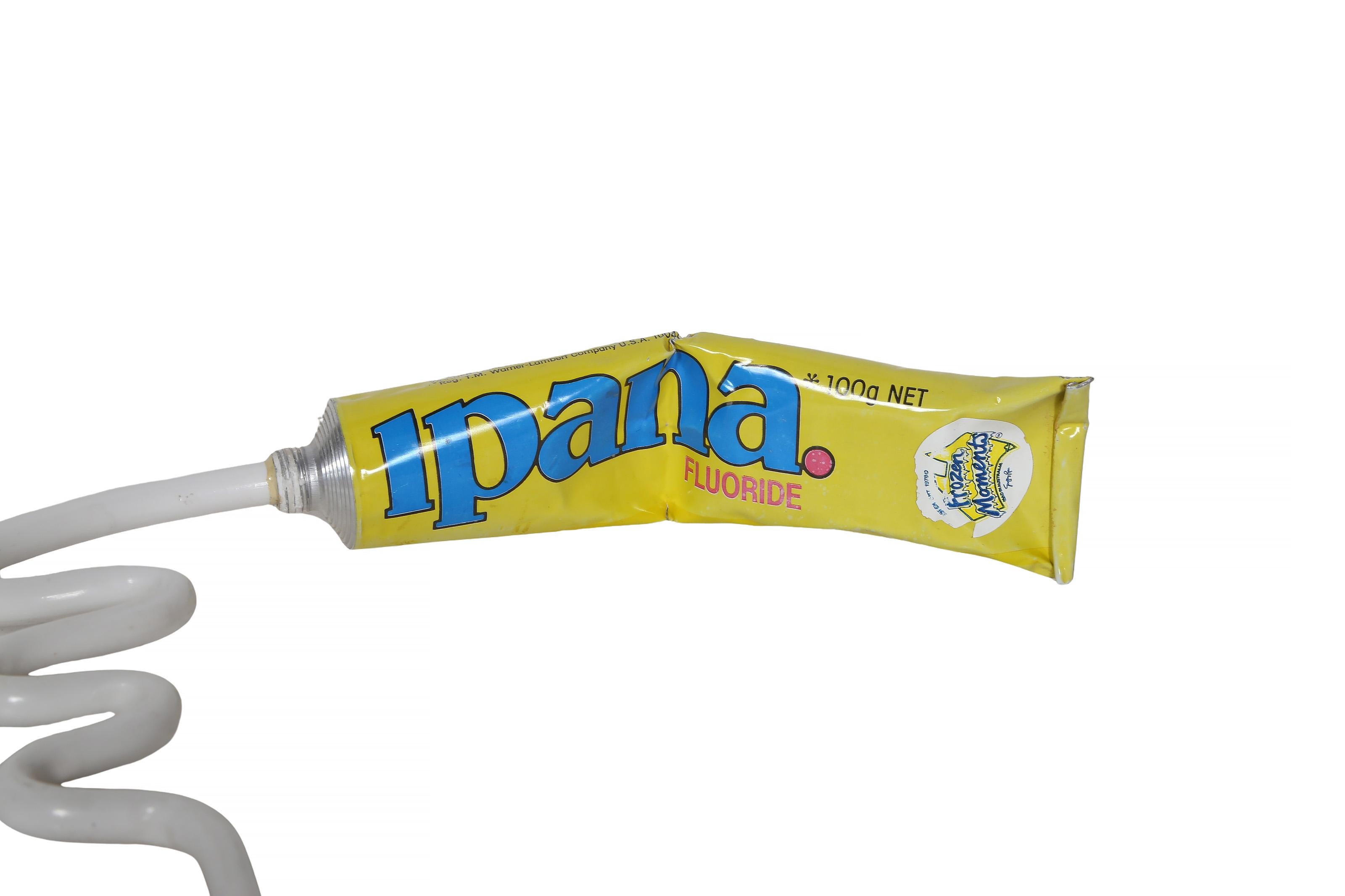 Ipana Fluoride, Pop Art Resin Sculpture by Geoffrey Rose en venta 1