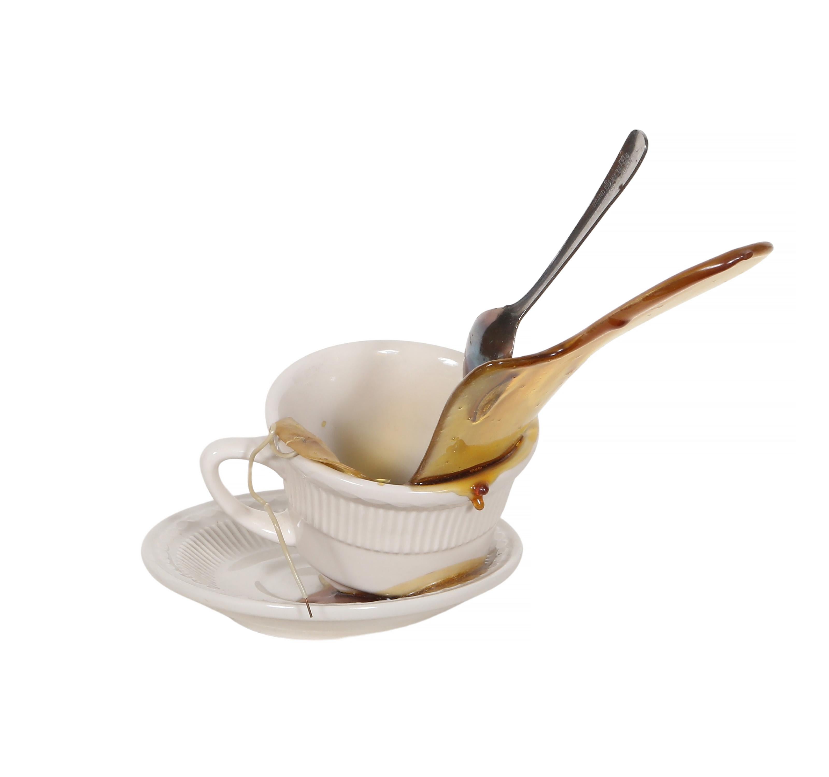 Spilt Tea, Pop Art Resin Sculpture by Geoffrey Rose en venta 4