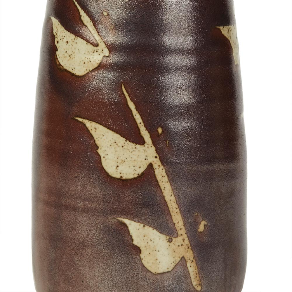 Geoffrey Whiting Avoncroft Wax Resist Leafy Stem Design Studio Pottery Vase In Good Condition In Bishop's Stortford, Hertfordshire