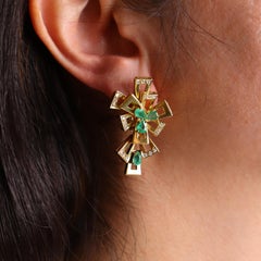Geometric 18kt yellow Gold Earrings with Diamonds and Emeralds