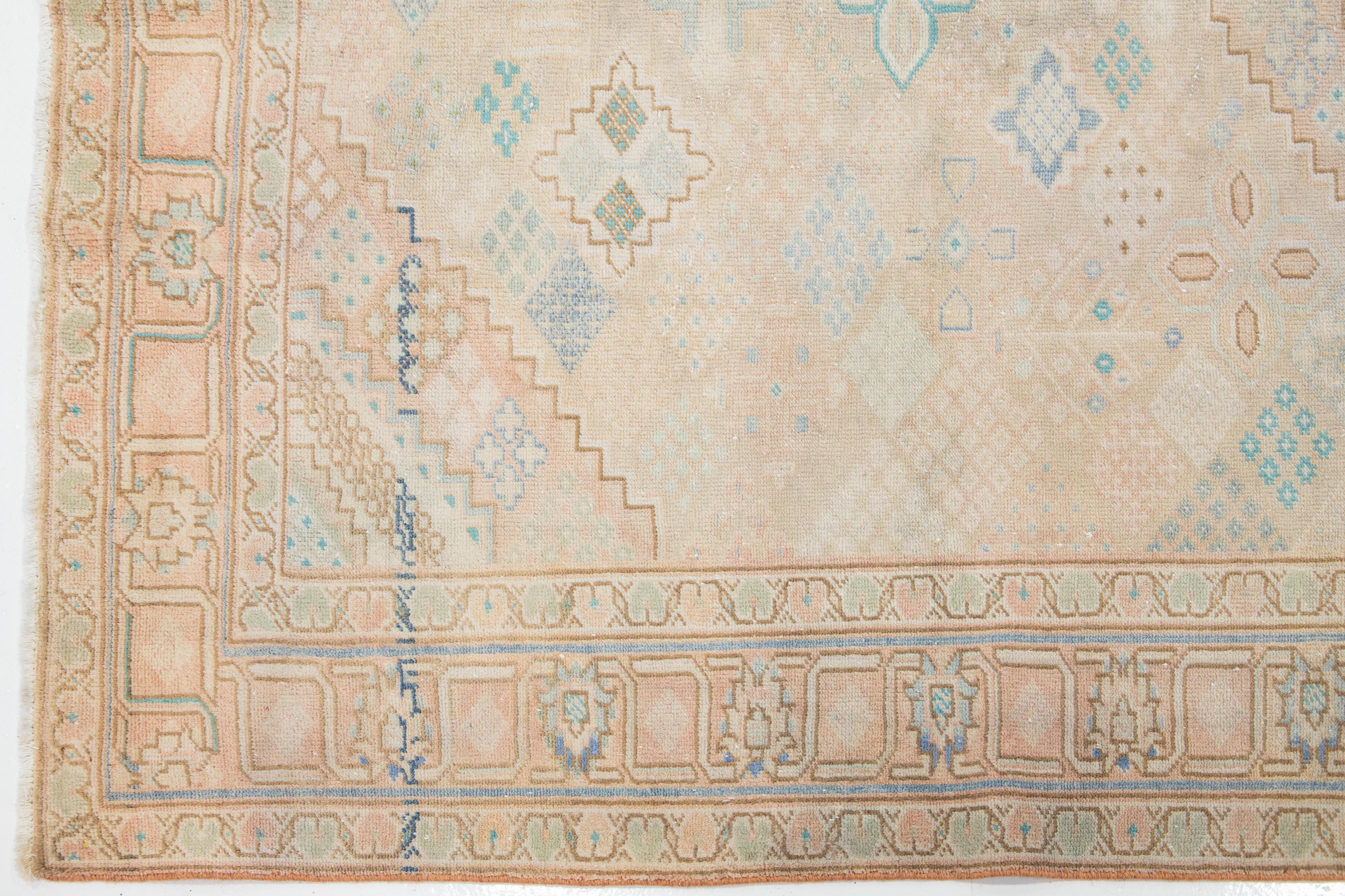 Geometric 1930s Handmade Josheghan Persian Wool Rug in Beige In Good Condition For Sale In Norwalk, CT