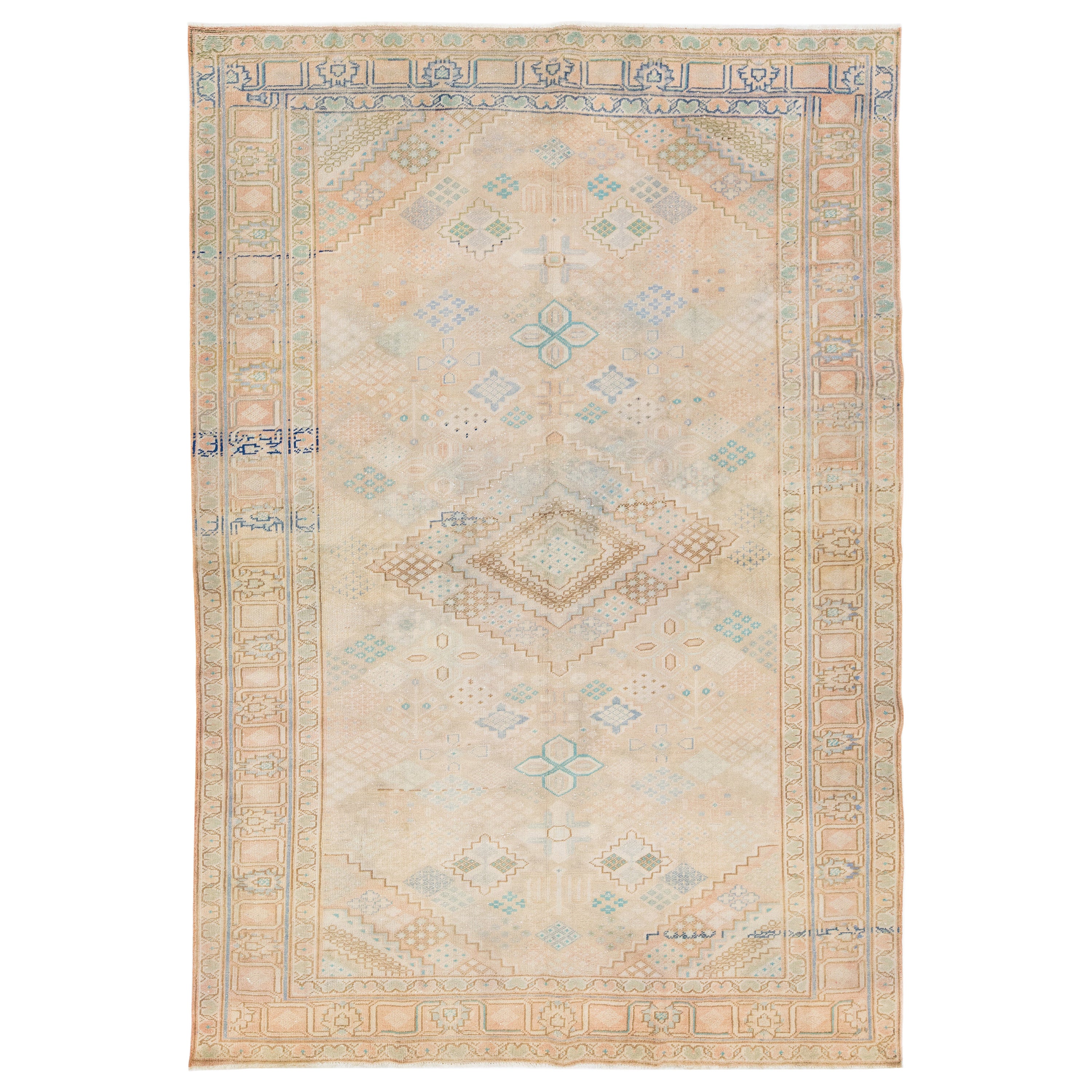 Tappeto geometrico in lana persiana Josheghan, realizzato a mano negli anni '30, di colore beige