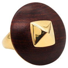 Vintage Geometric 1970 Cocktail Ring in 18kt Yellow Gold with Carved Macassar Wood