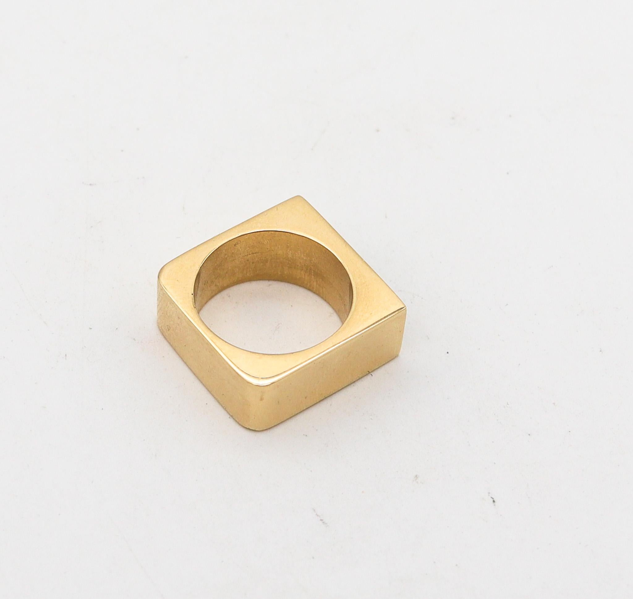 Geometrischer quadratischer modernistischer Ring aus 18 Karat Gelbgold mit Intarsien aus Malachit, 1970 im Zustand „Hervorragend“ im Angebot in Miami, FL