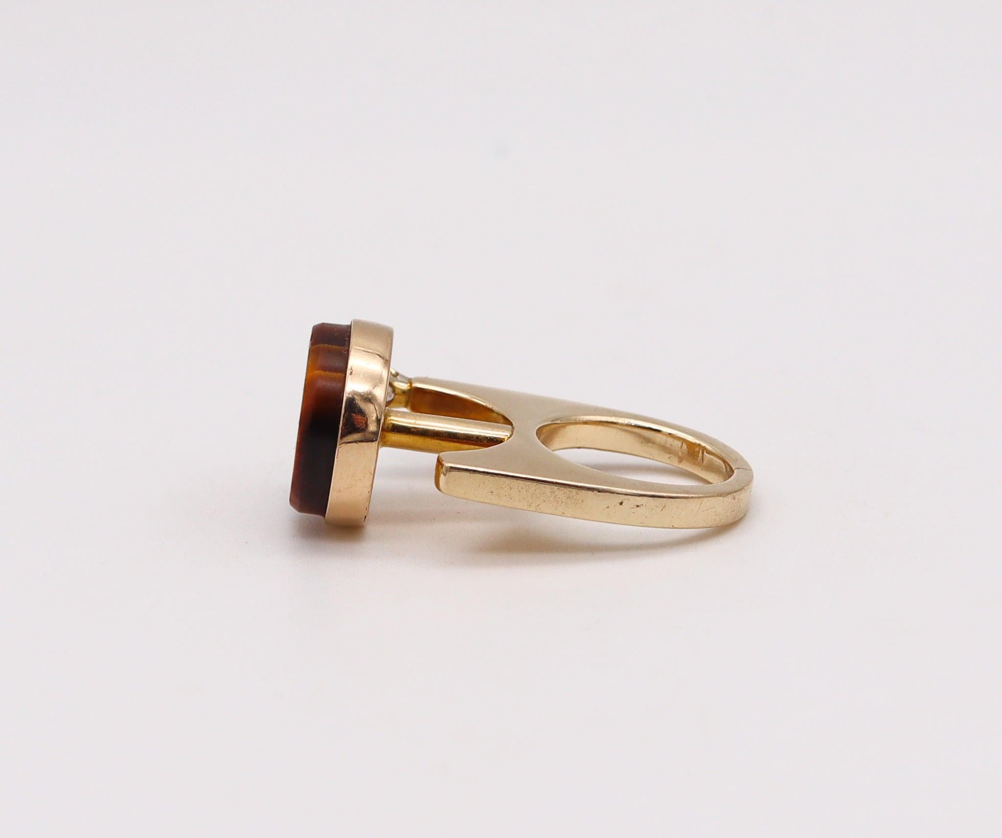 GEOMETRIC 1970 Retro Modernist Sculptural Ring 14Kt Gold, Tiger Quartz & Diamond For Sale 2