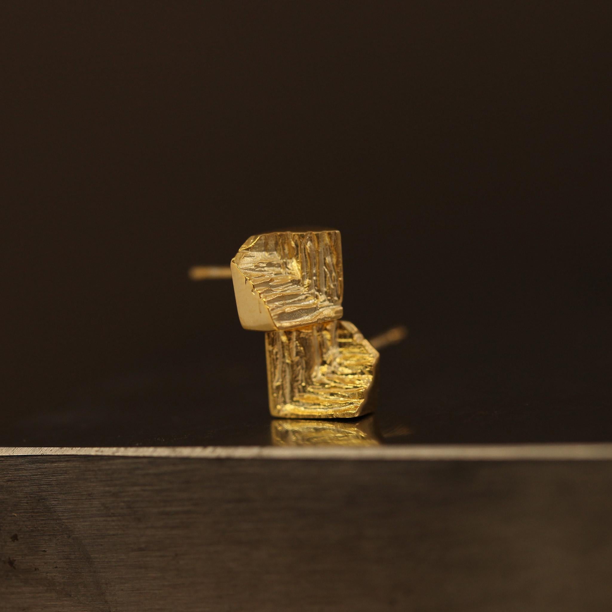 Boucles d'oreilles géométriques modernistes en or jaune texturé 9k Unisexe en vente