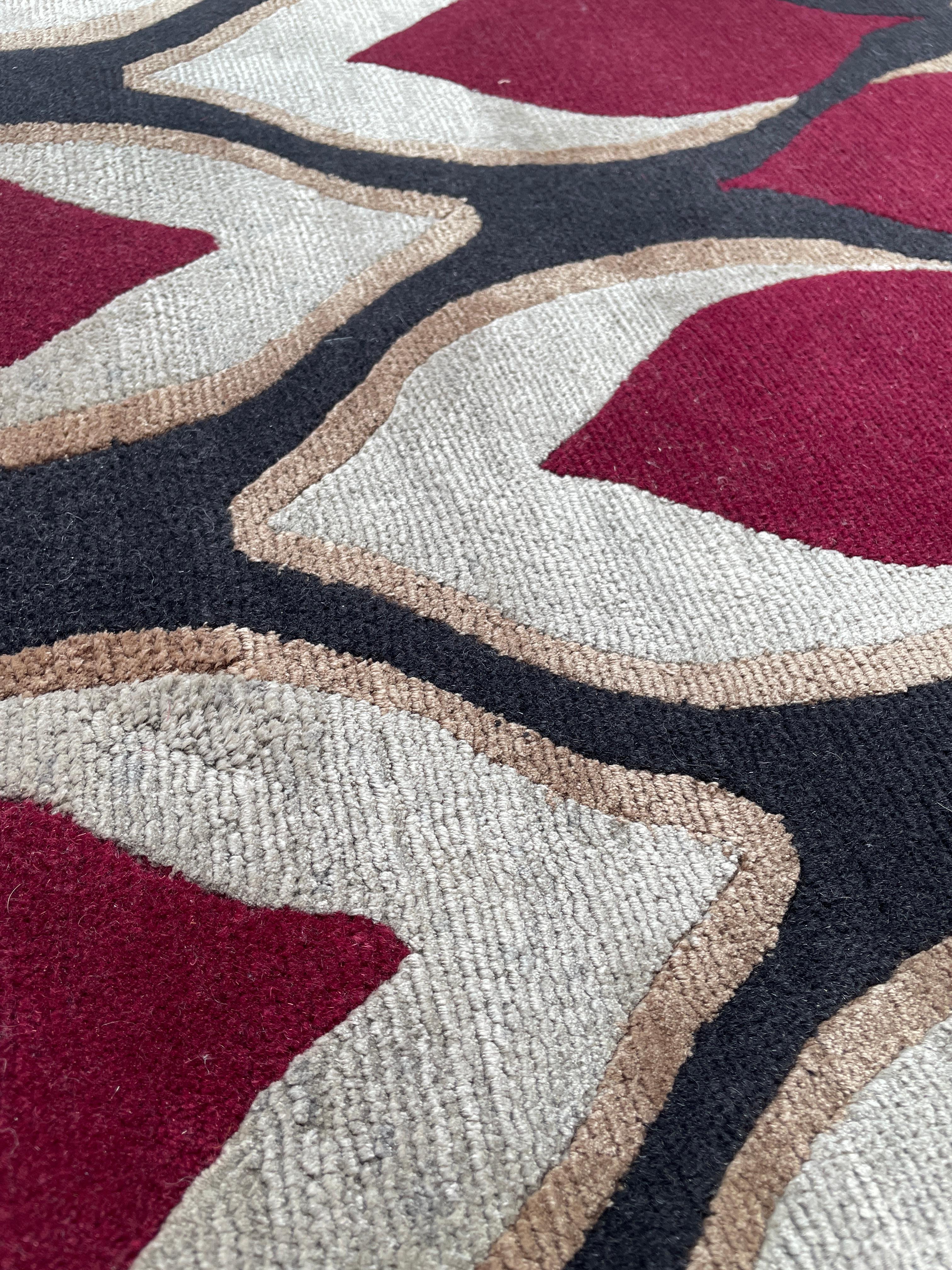Geometrischer Abstrakter Contemporary Teppich in Rot, Handgefertigt Wolle, Seide, 
