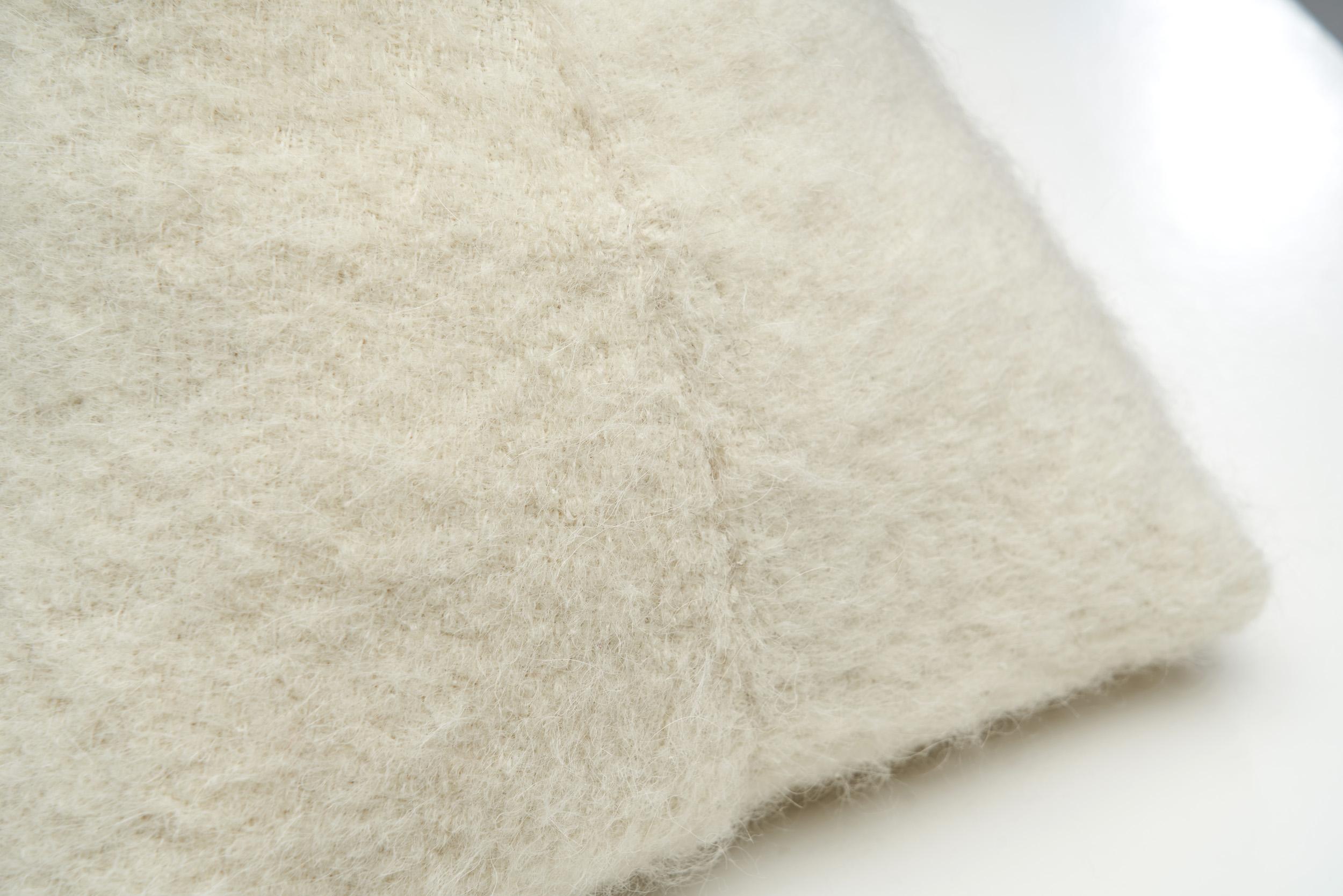 Coussin d'appoint géométrique en tissu blanc haut de gamme en vente 4