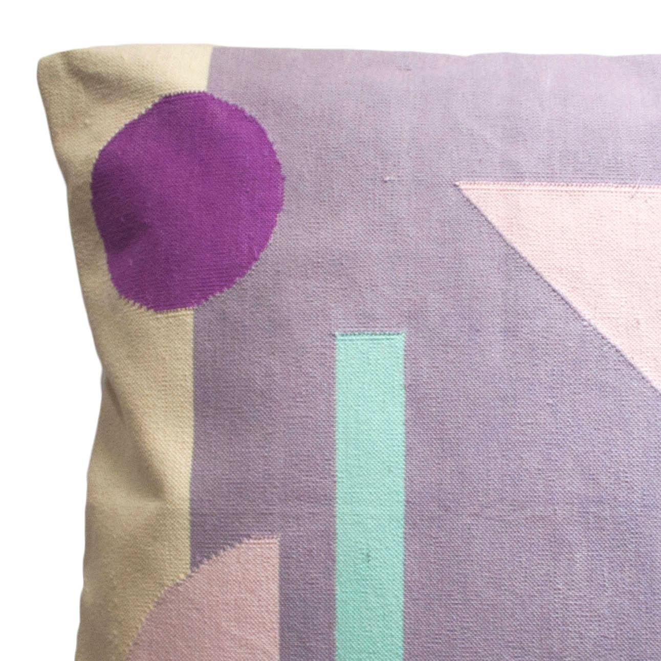 This pillow has been handwoven by artisans in Rajasthan, India, using a traditional weaving technique which is native to this region.

The purchase of this handcrafted pillow helps to support the artisans and preserve their Craft.

We have used