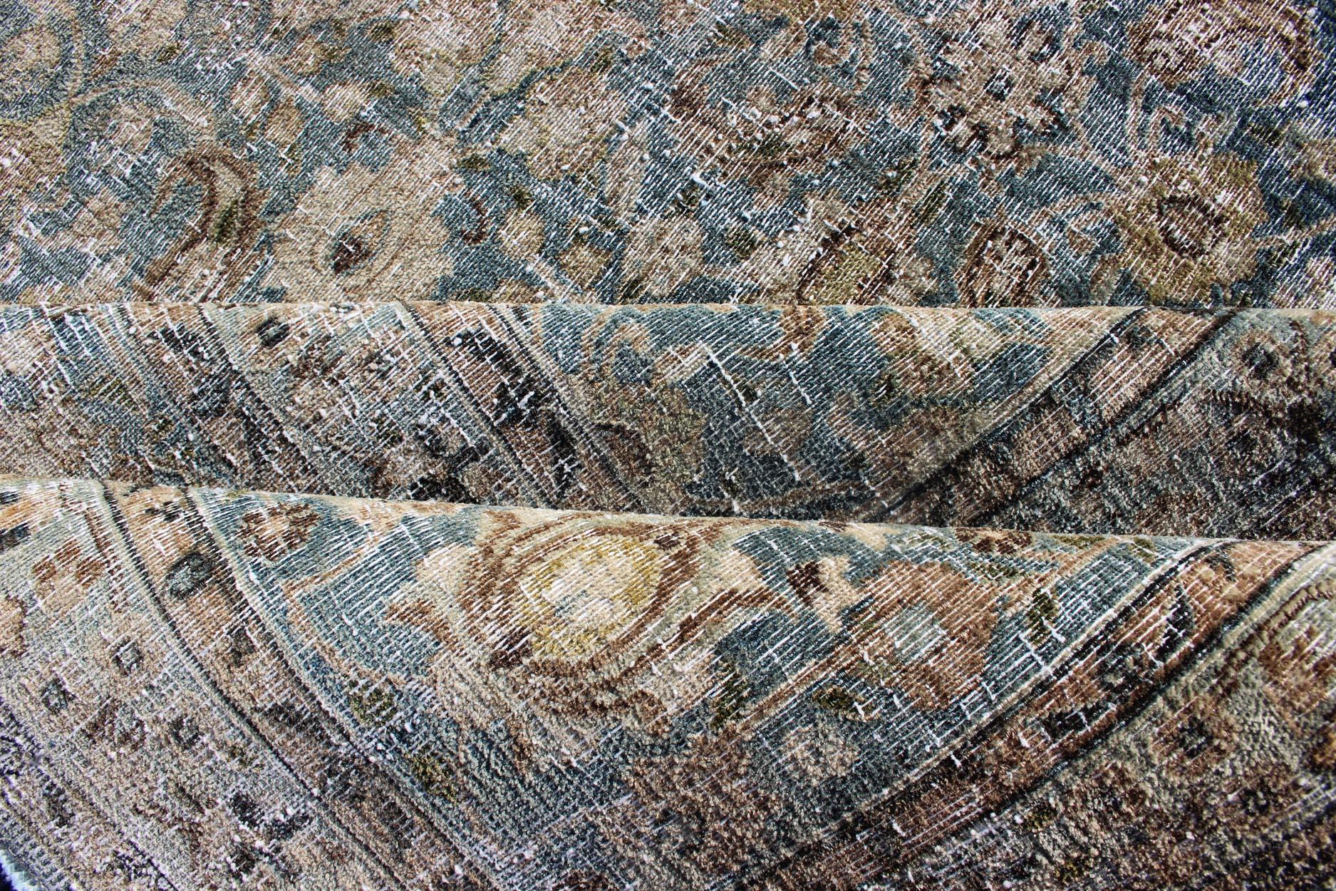 Antiker persischer Khorasan-Teppich mit Herati-Muster in Blau, Hellgrau & Braun (Handgeknüpft) im Angebot