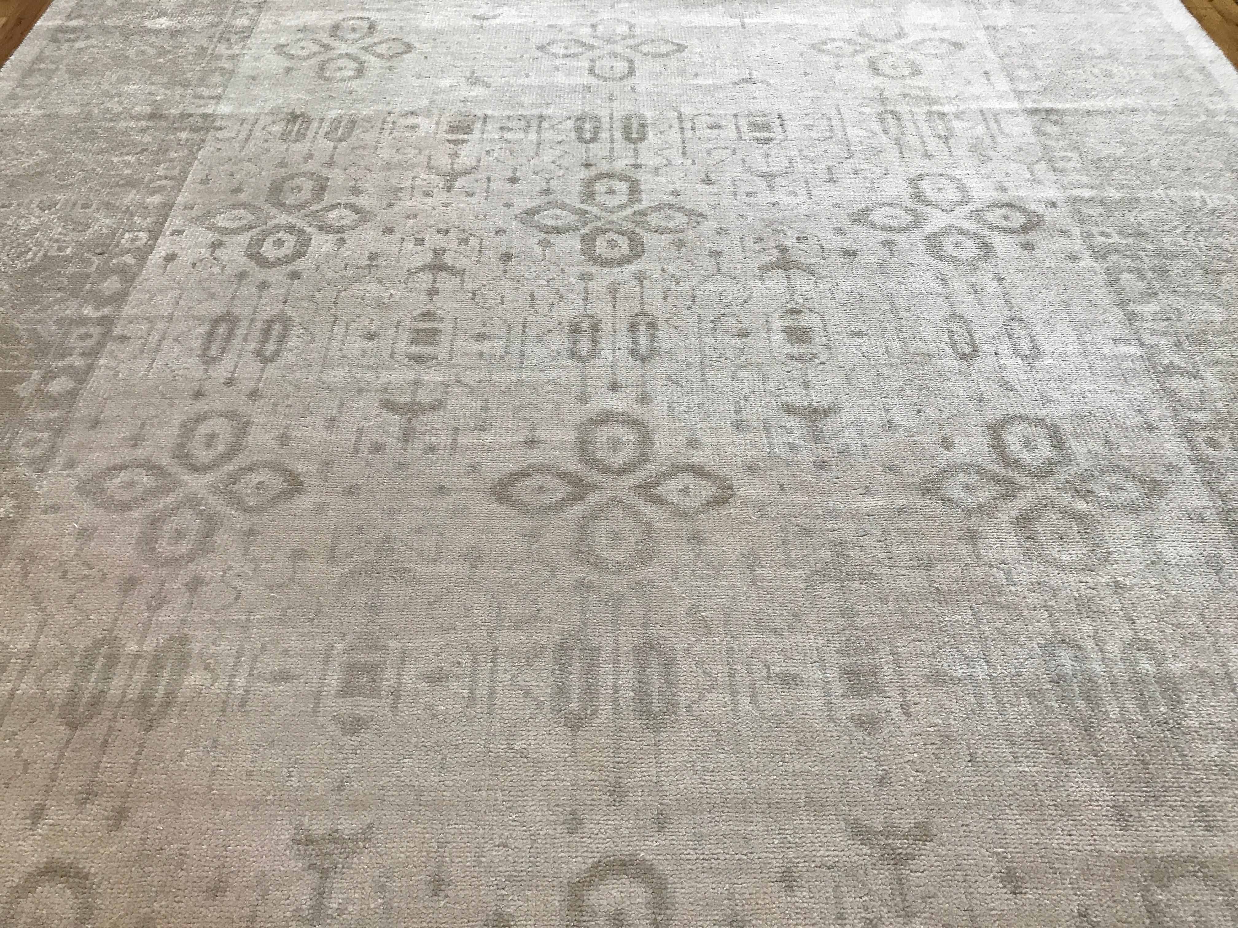 Hand-Knotted Geometric and Floral Pattern Area Rug