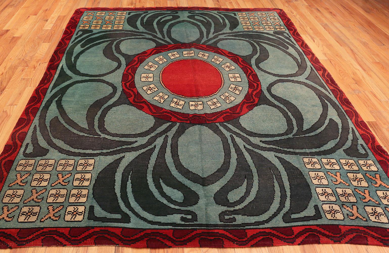 20th Century Geometric Antique French Art Deco Rug. 8 ft x 9 ft 10 in