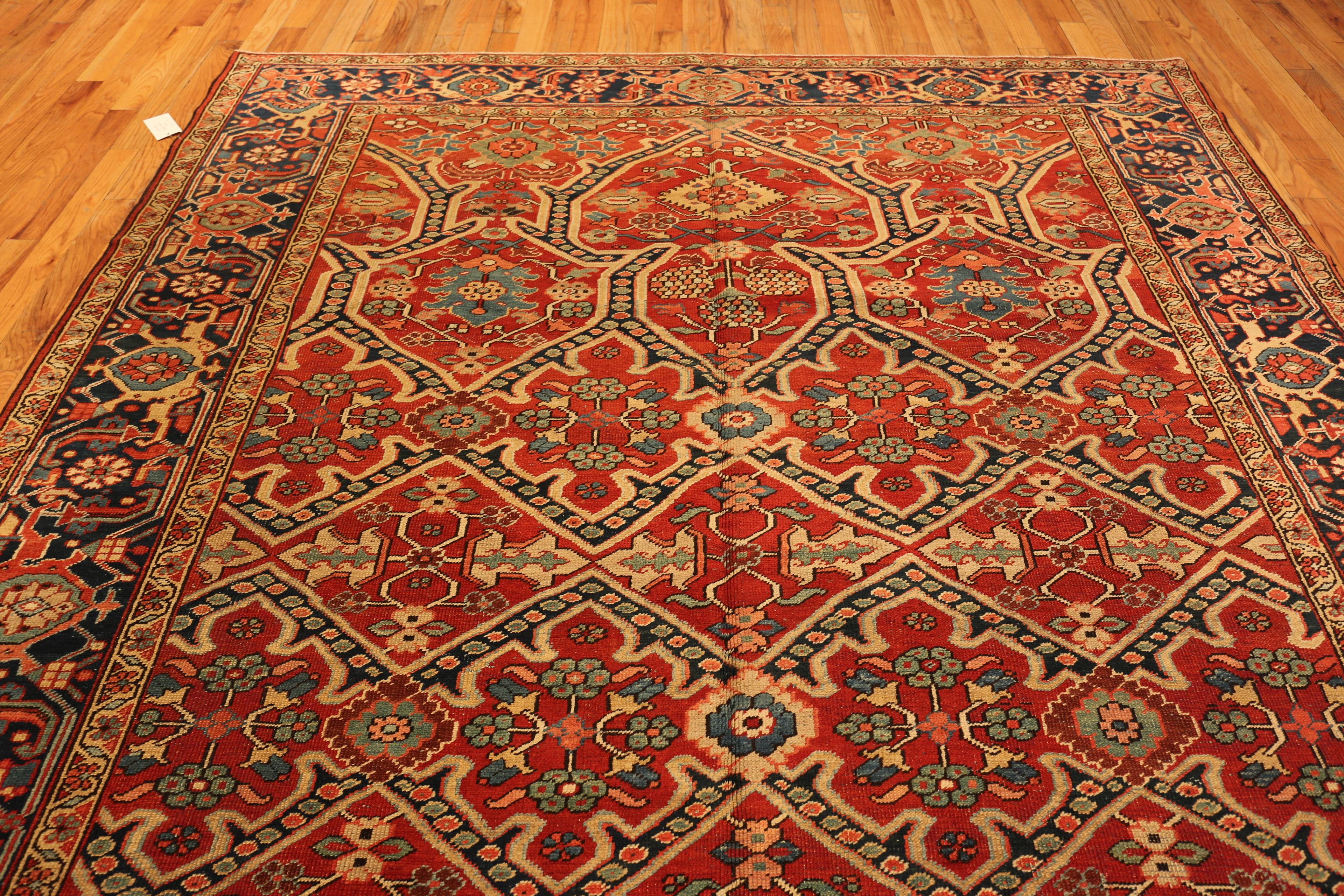 Hand-Knotted Geometric Antique Persian Heriz Rug. Size: 9 ft 2 in x 11 ft 8 in For Sale