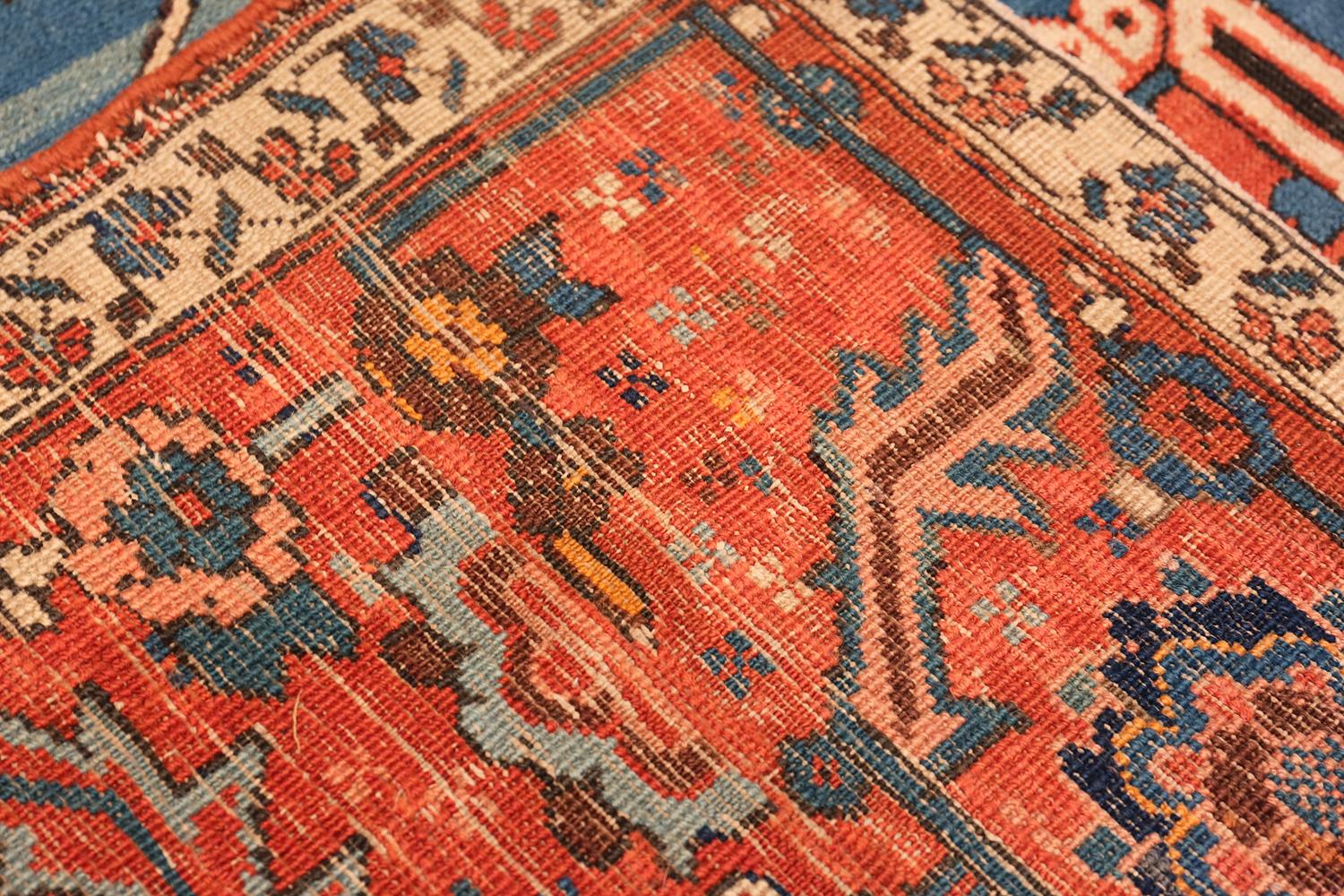 Wool Geometric Antique Persian Serapi Rug. 8 ft 6 in x 11 ft