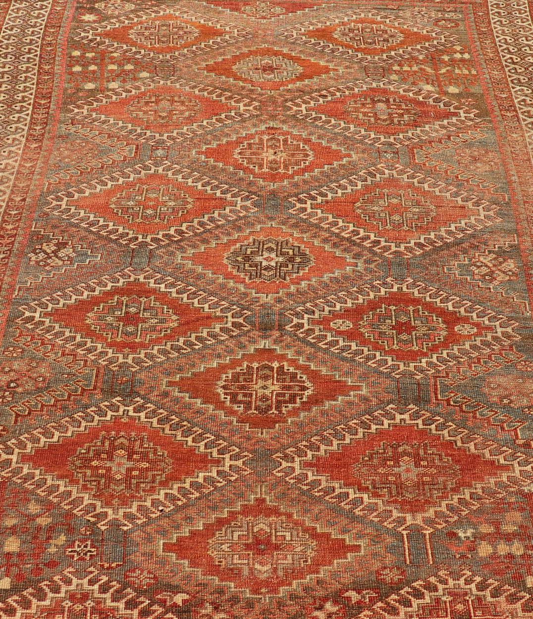 Geometric Antique Persian Shiraz Rug with All-Over Medallion Design For Sale 3