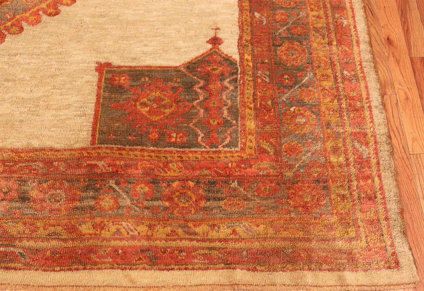 Geometric Antique Turkish Oushak Angora Rug In Good Condition For Sale In New York, NY
