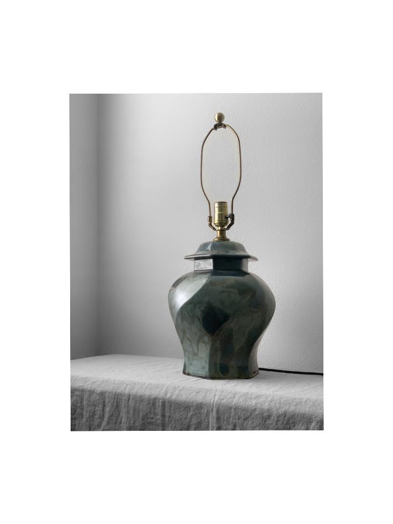 Geometric Aqua & Brass Table Lamp In Good Condition For Sale In Clermont, FL