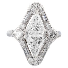 Bague Art déco en platine avec double diamant en forme de cerf-volant de 3,06 carats