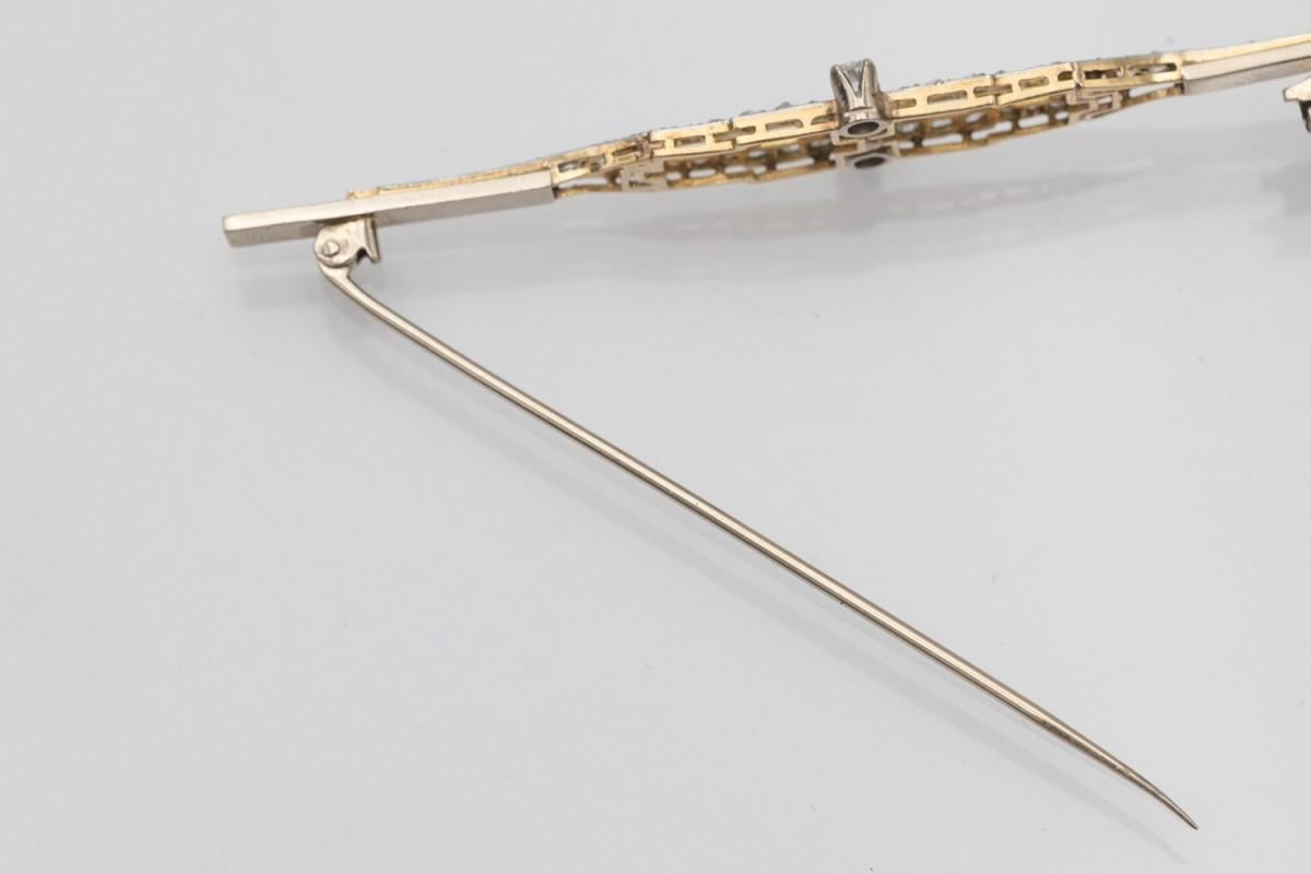 Women's or Men's Geometric Art Deco brooch with diamonds in original Luis Sanz case. For Sale