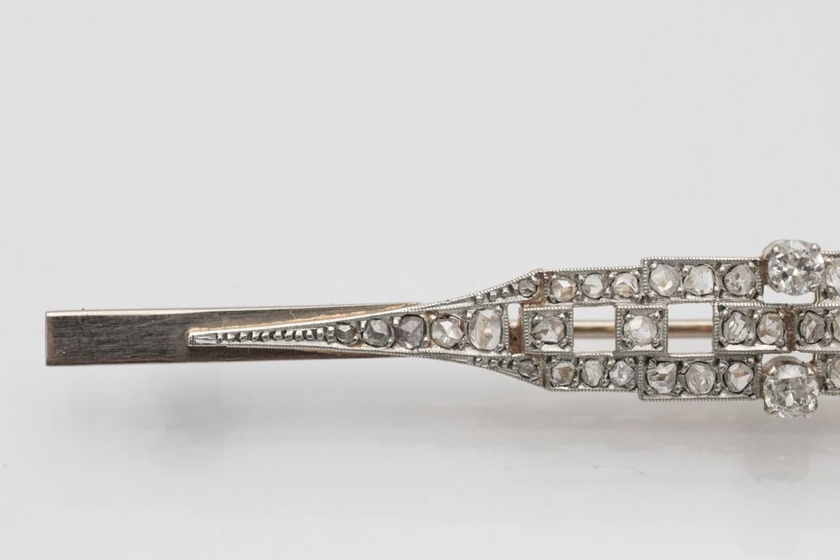 Geometric Art Deco brooch with diamonds in original Luis Sanz case. For Sale 2