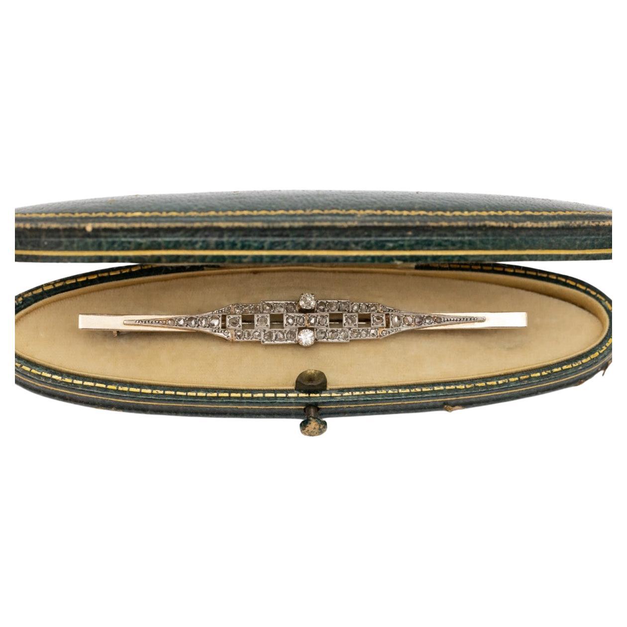 Geometric Art Deco brooch with diamonds in original Luis Sanz case. For Sale