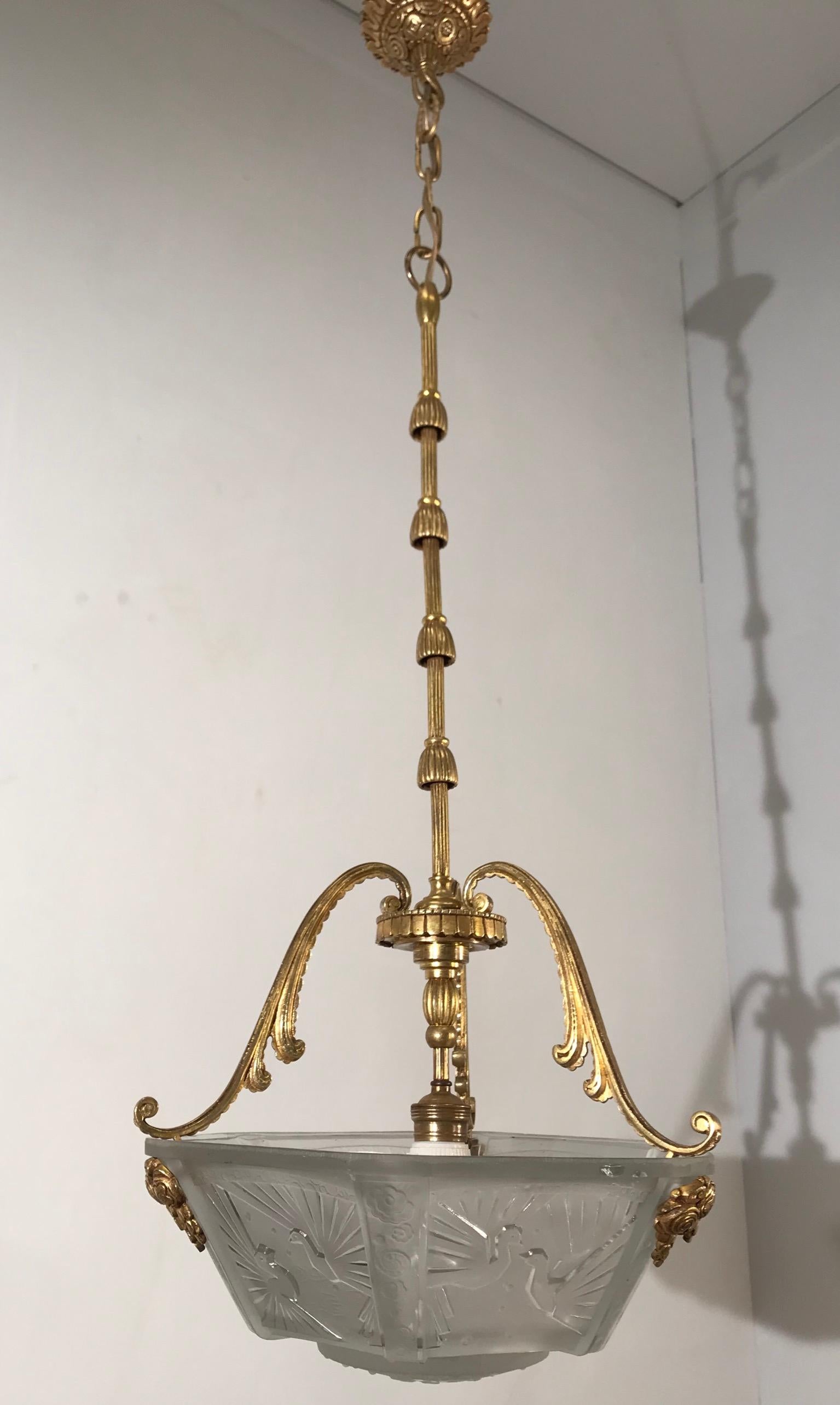 French Timless Art Deco Gilt Bronze & Glass Pendant Light by Muller Frères Luneville For Sale