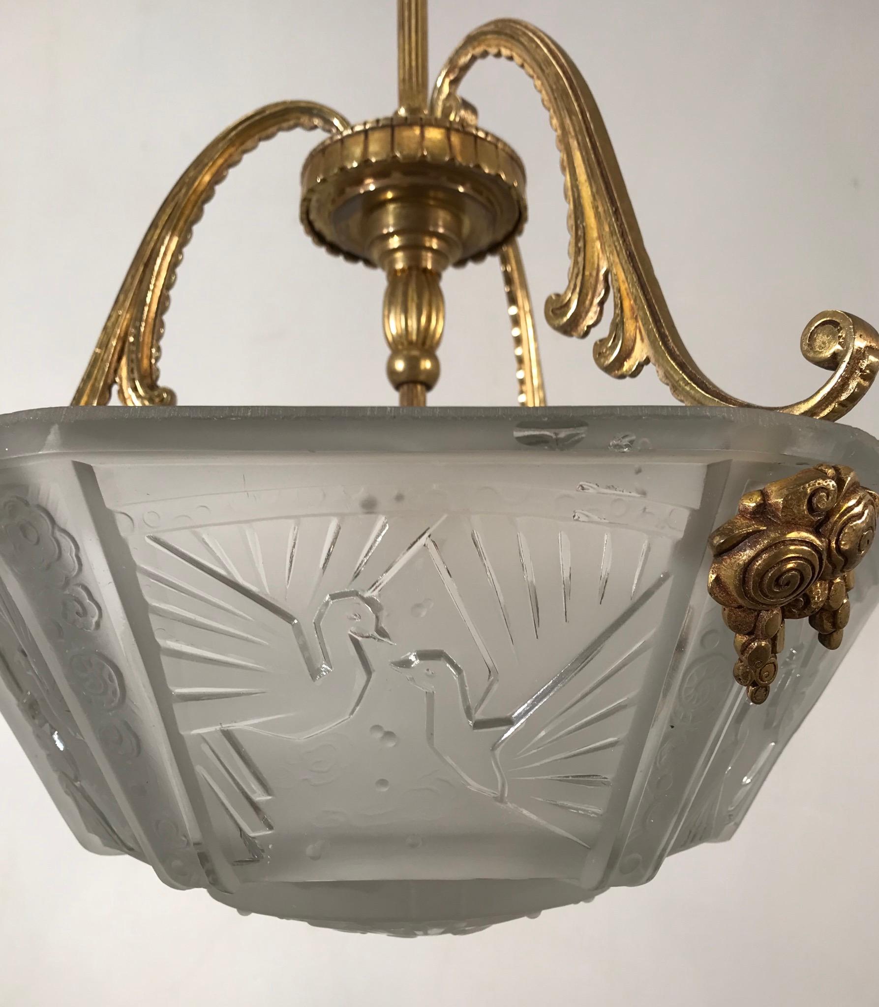 Timless Art Deco Gilt Bronze & Glass Pendant Light by Muller Frères Luneville In Excellent Condition For Sale In Lisse, NL