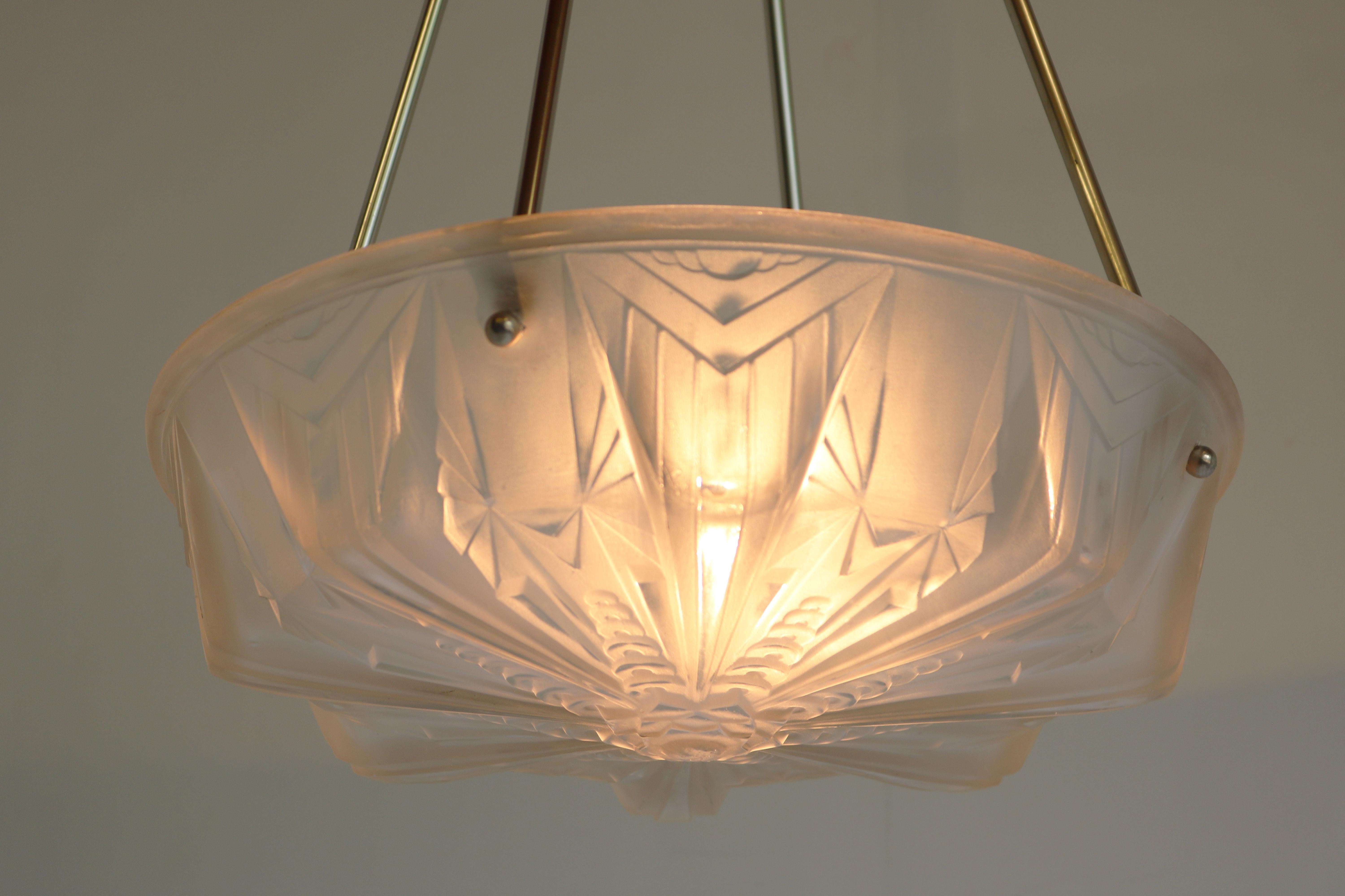 Hand-Crafted Geometric Art Deco Pendant / Chandelier 1930 France by Muller Frères Luneville For Sale